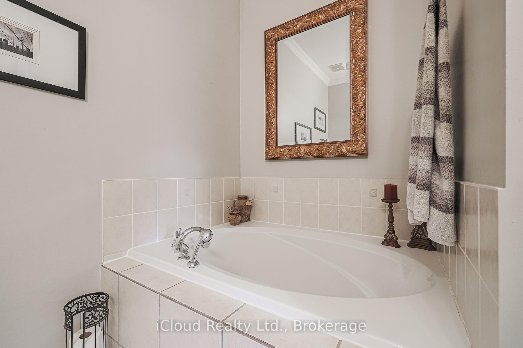 Photo 41 of 48 Donwoods Court, Brampton, Vales of Castlemore — HOMEH