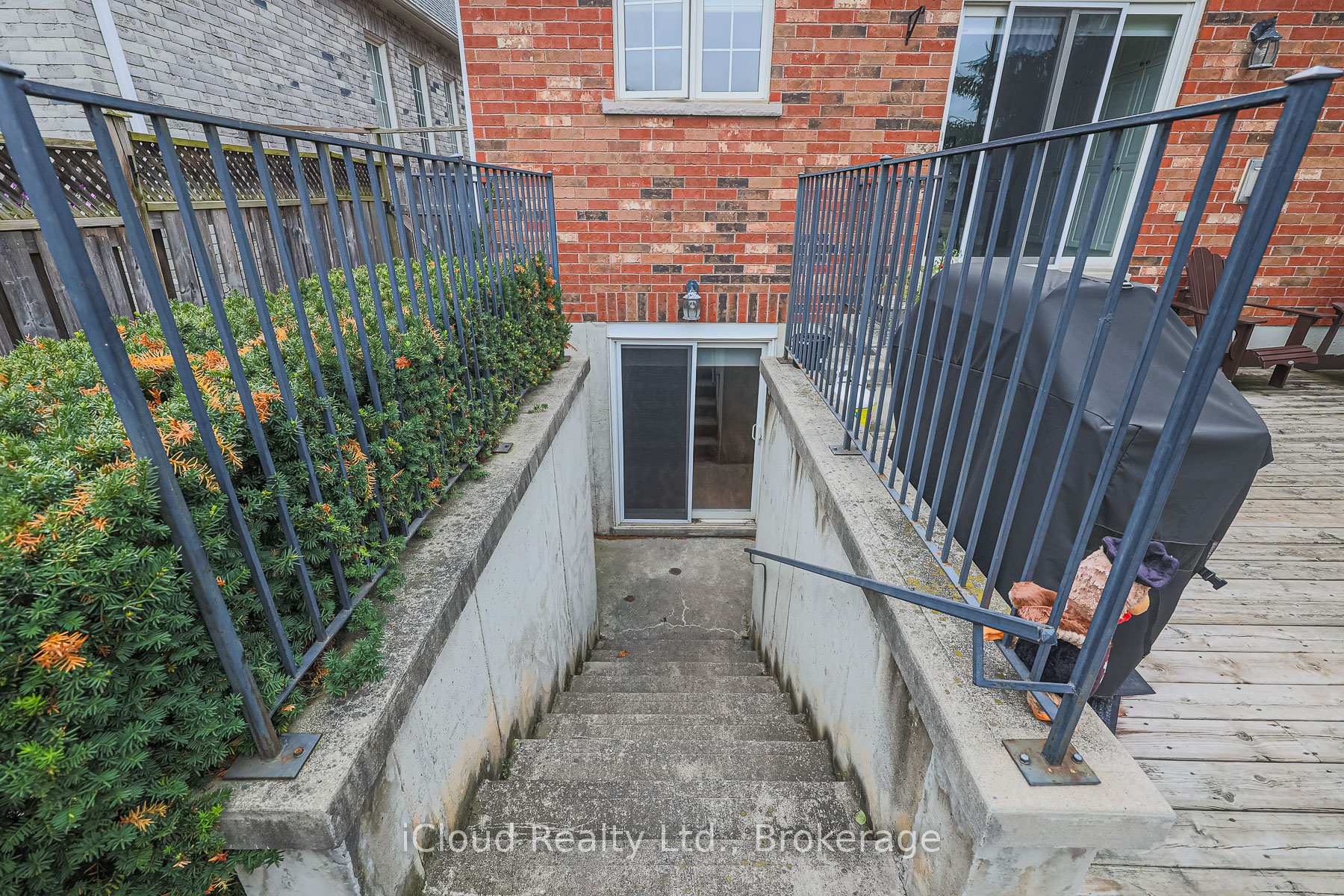Photo 36 of 48 Donwoods Court, Brampton, Vales of Castlemore — HOMEH