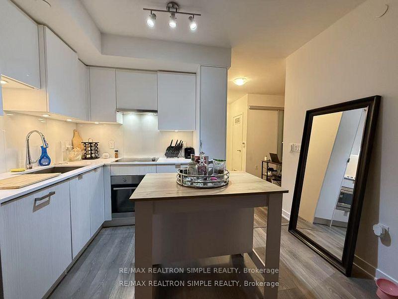 Photo 2 of Unit 3202, 99 Broadway Avenue, Toronto, Mount Pleasant West — HOMEH