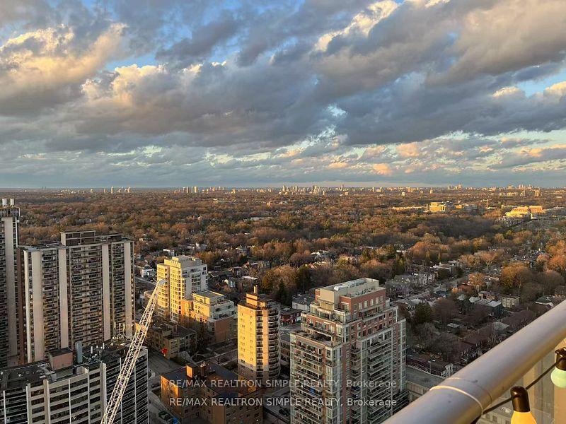Photo 6 of Unit 3202, 99 Broadway Avenue, Toronto, Mount Pleasant West — HOMEH