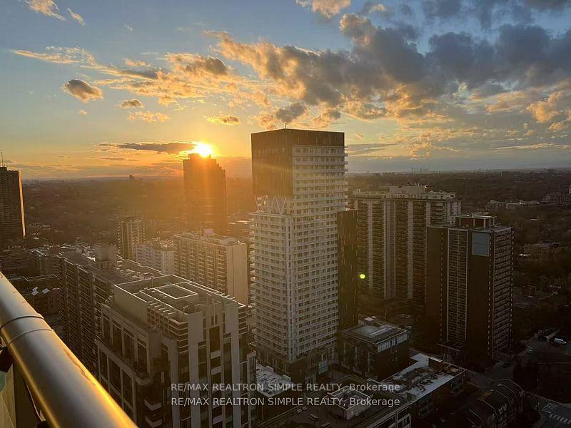 Photo 11 of Unit 3202, 99 Broadway Avenue, Toronto, Mount Pleasant West — HOMEH