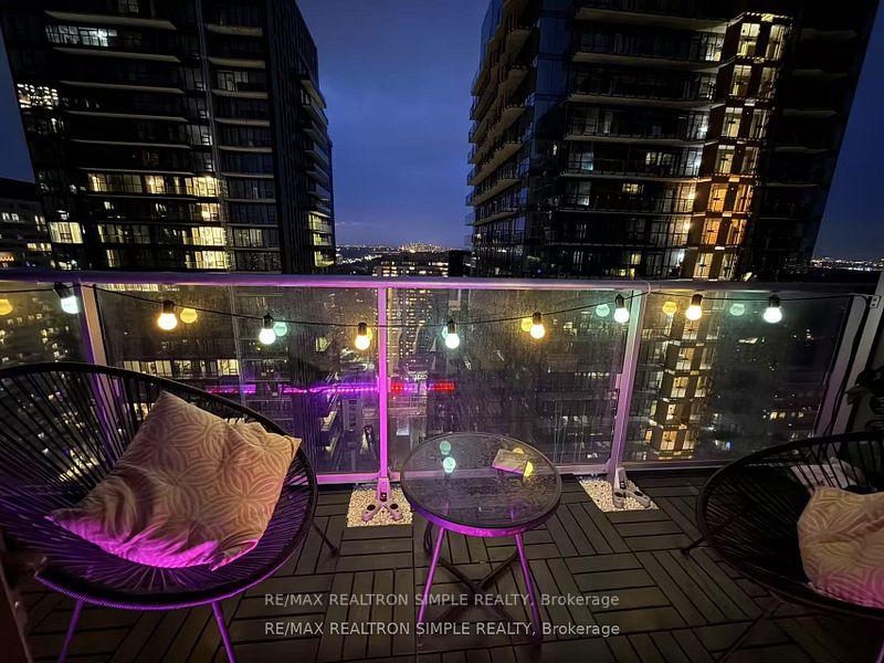 Photo 8 of Unit 3202, 99 Broadway Avenue, Toronto, Mount Pleasant West — HOMEH