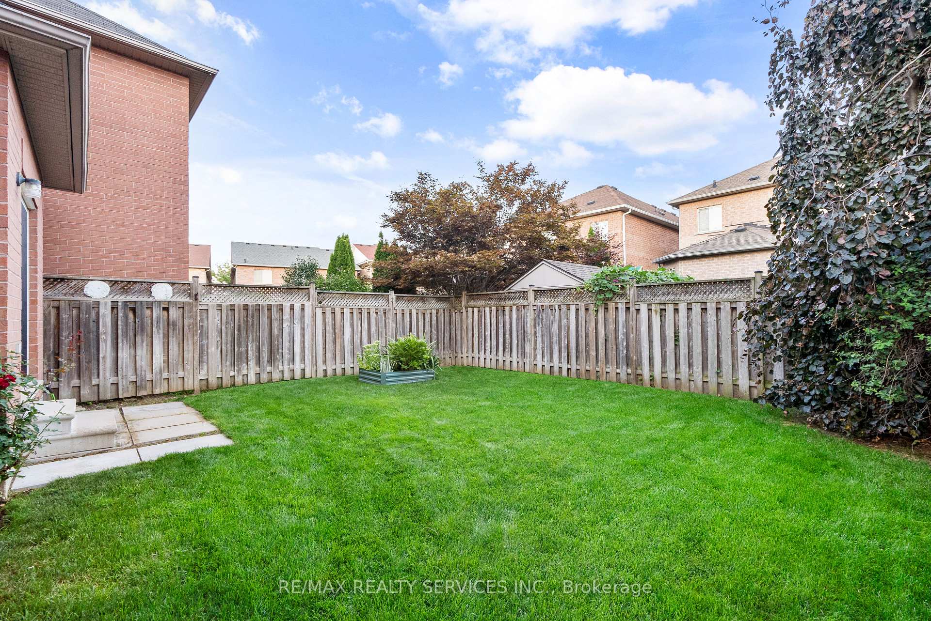 Photo 23 of 37 Overture Lane, Brampton, Bramalea North Industrial — HOMEH