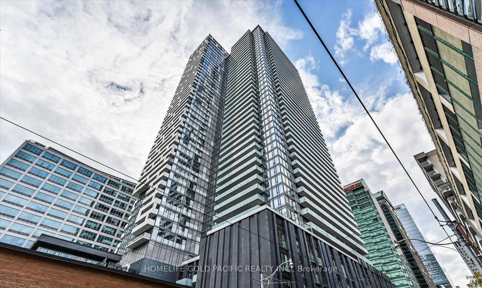 Front of Unit 611, 25 Richmond Street E