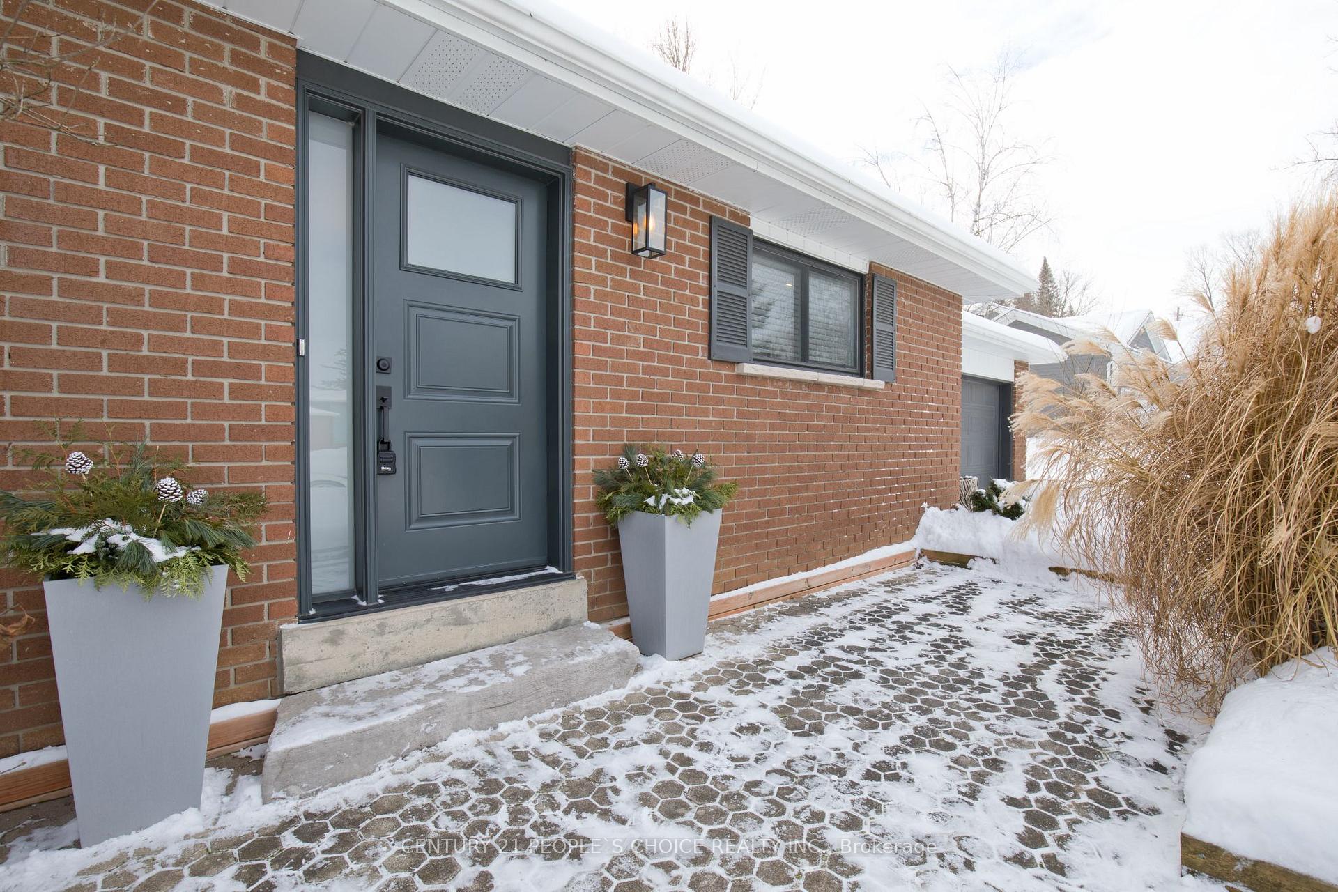 Photo 2 of 15 Delerin Crescent, Erin — HOMEH