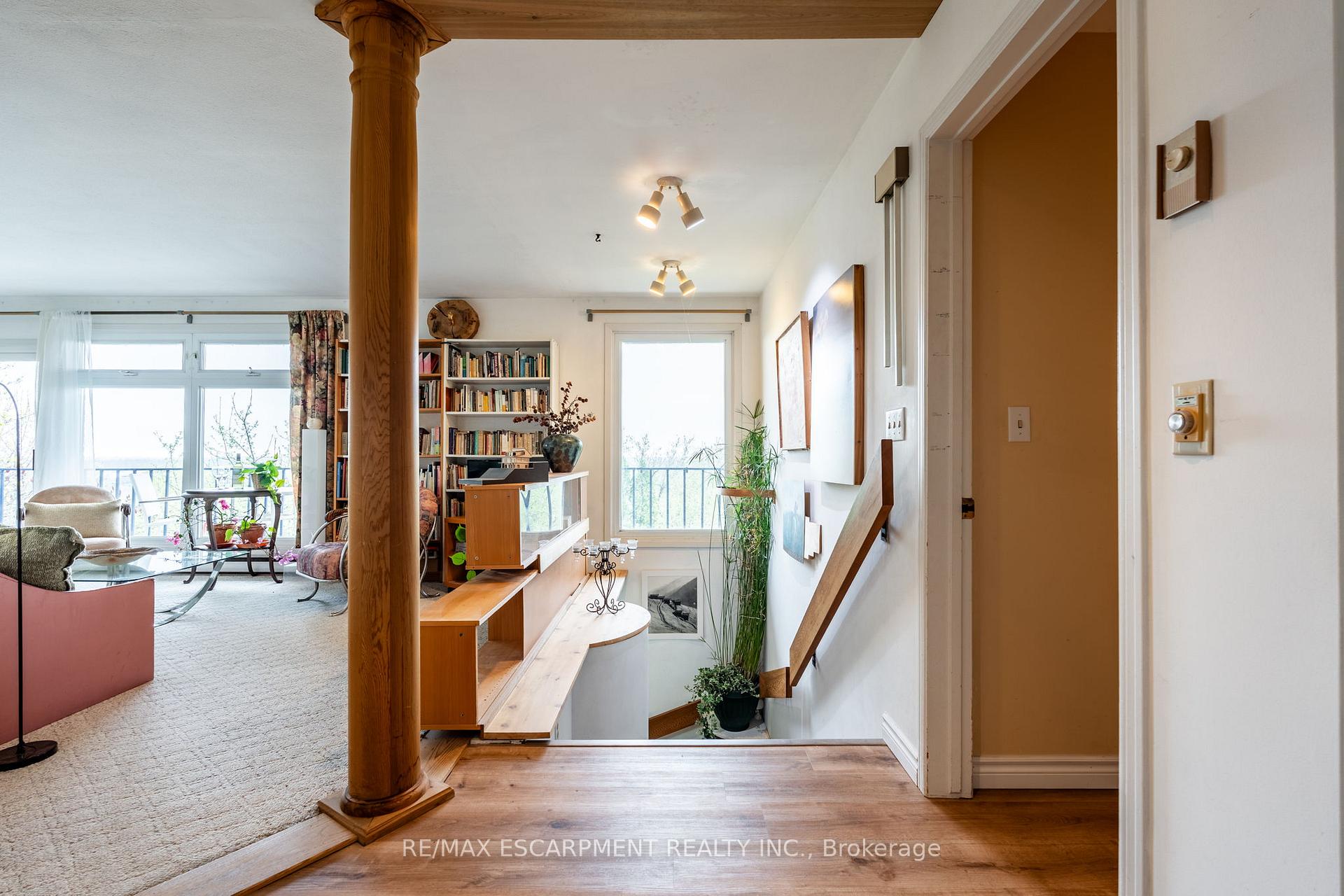 Photo 7 of 754 8th Concession Road W, Hamilton, Rural Flamborough — HOMEH