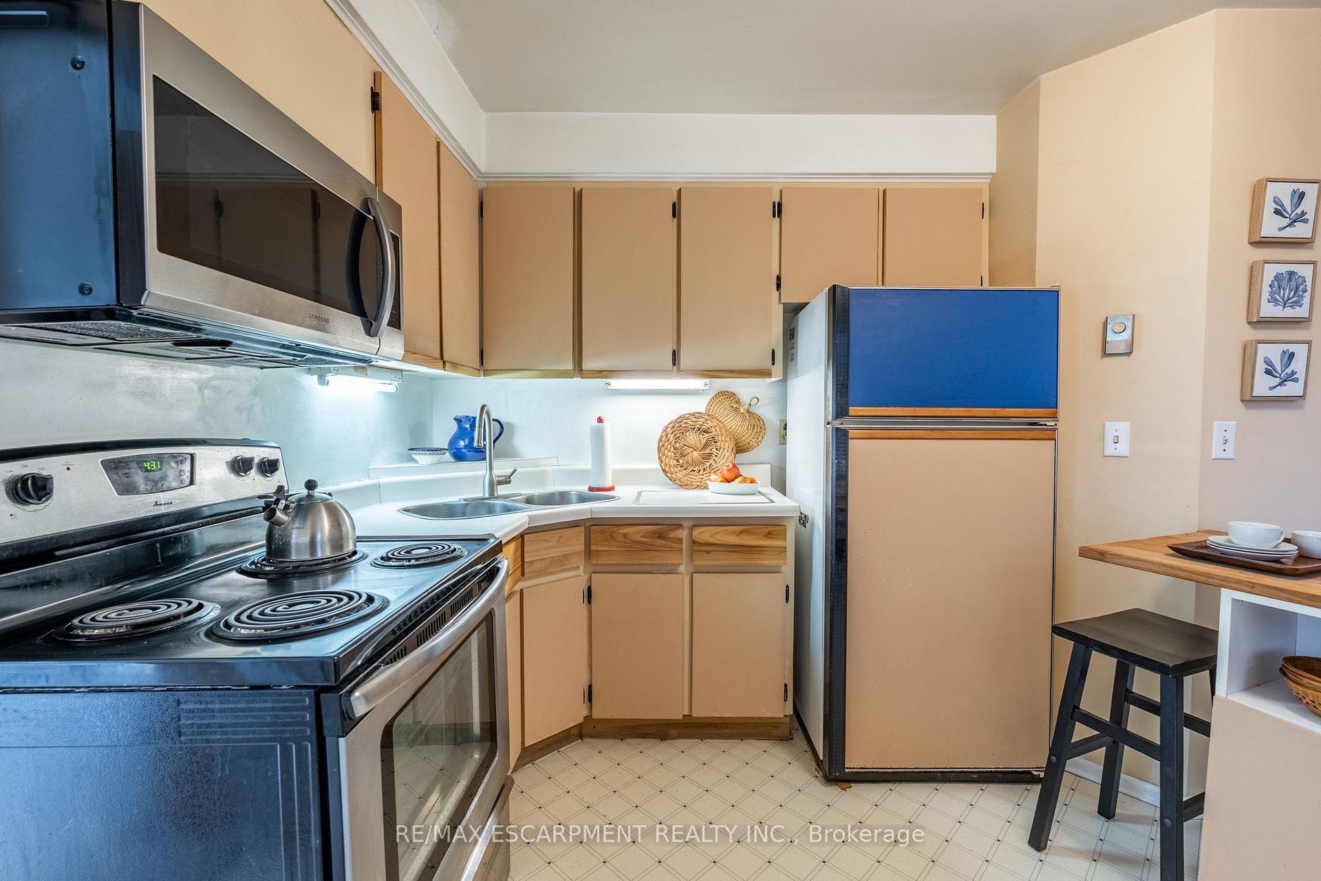 Photo 17 of 754 8th Concession Road W, Hamilton, Rural Flamborough — HOMEH
