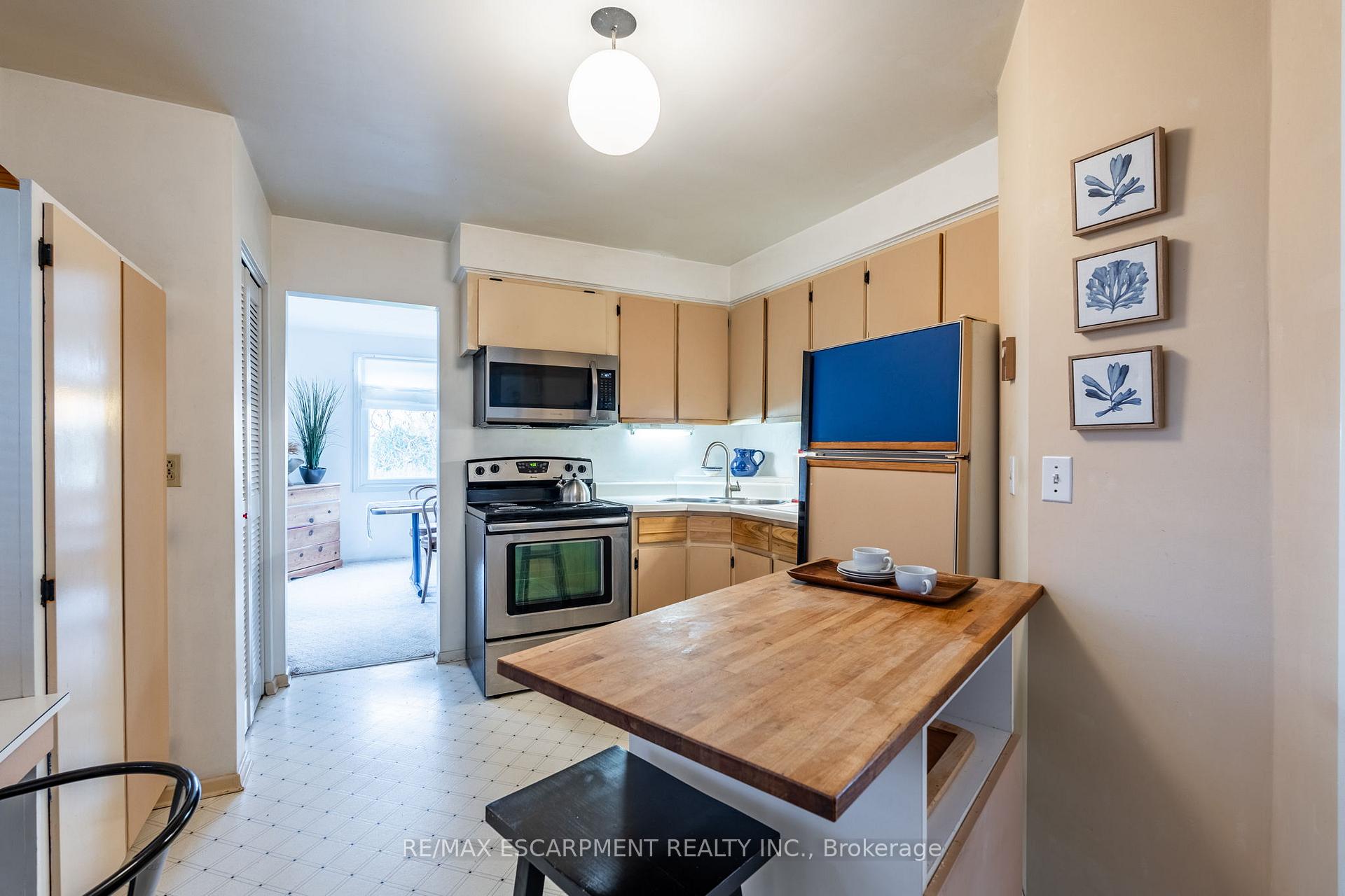 Photo 13 of 754 8th Concession Road W, Hamilton, Rural Flamborough — HOMEH