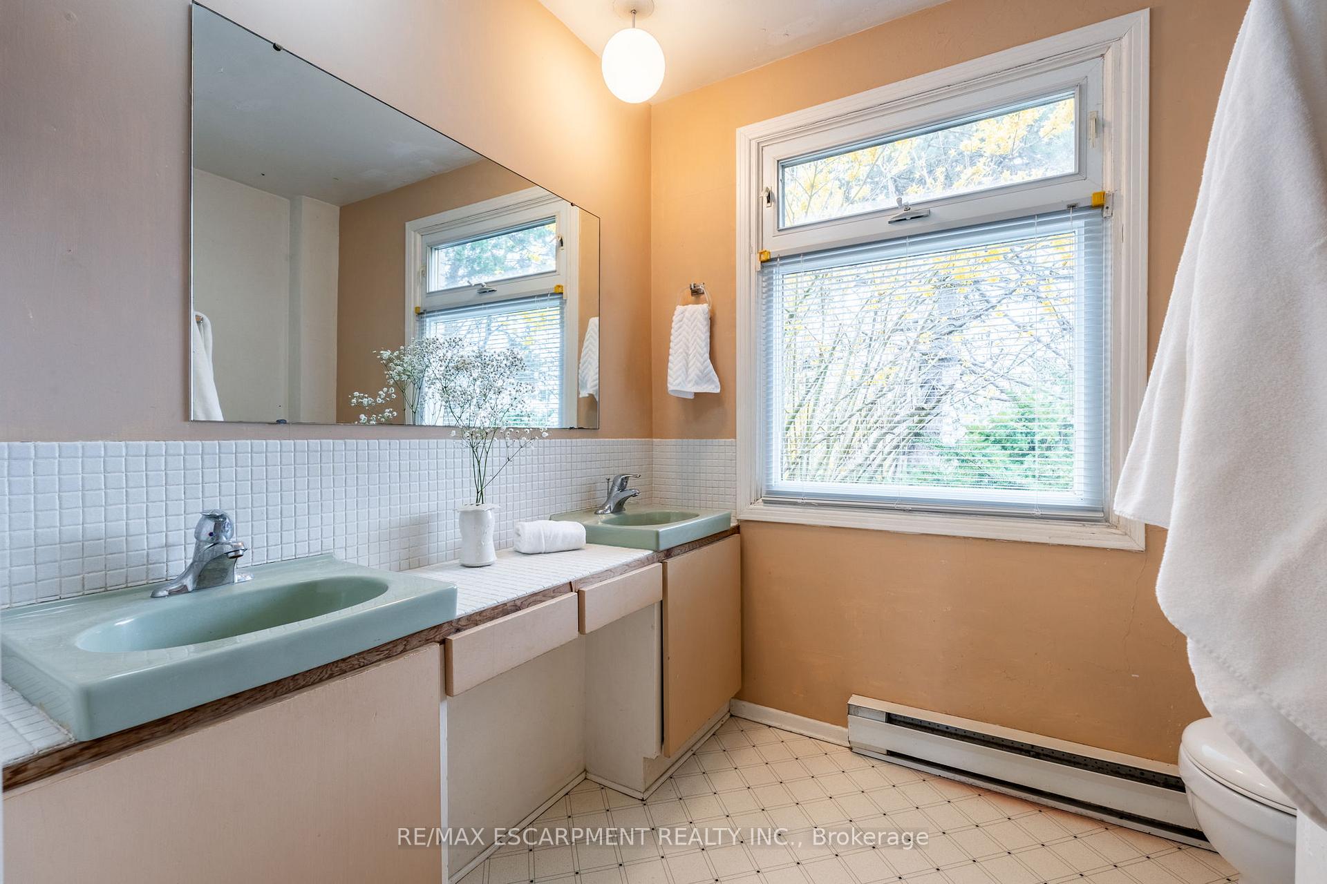 Photo 24 of 754 8th Concession Road W, Hamilton, Rural Flamborough — HOMEH