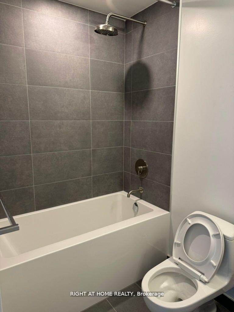 Photo 6 of Unit 935, 2020 Bathurst Street, Toronto, Humewood-Cedarvale — HOMEH
