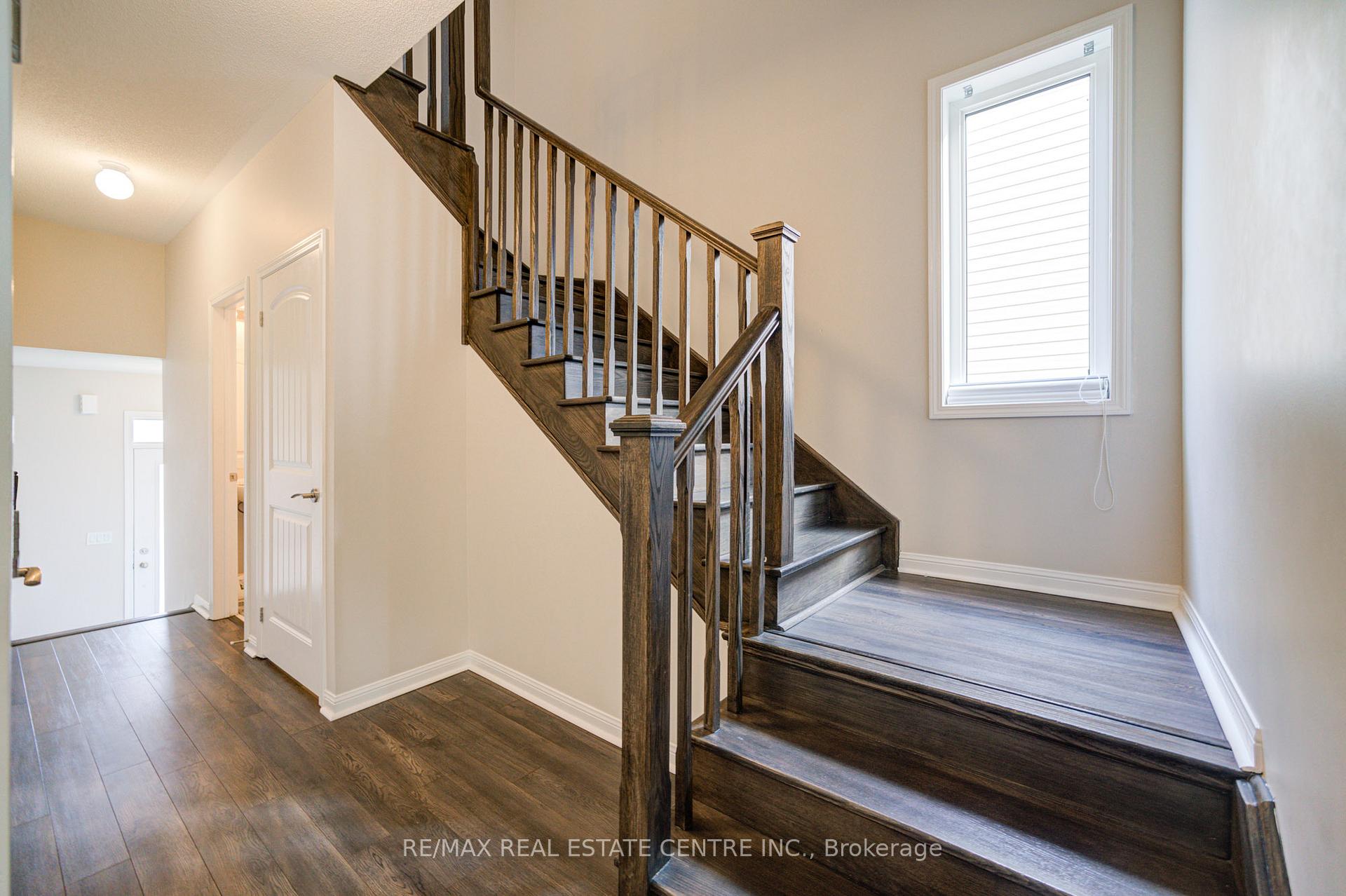 Photo 6 of 319 Windfields Farm Drive E, Oshawa, Windfields — HOMEH