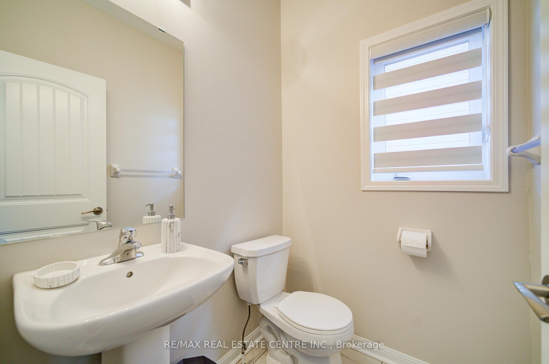 Photo 2 of 319 Windfields Farm Drive E, Oshawa, Windfields — HOMEH