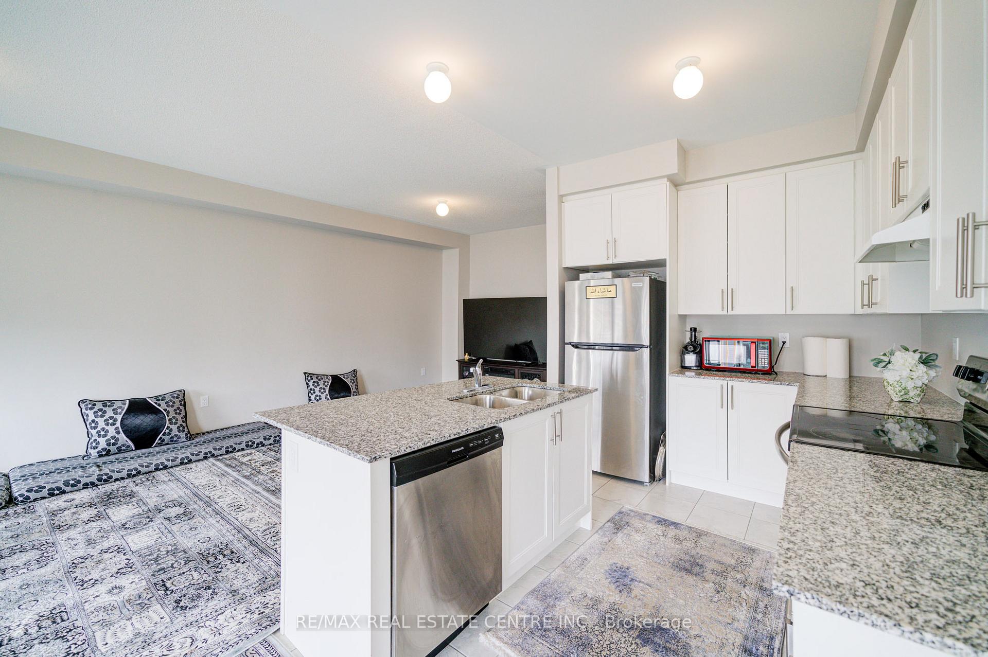 Photo 20 of 319 Windfields Farm Drive E, Oshawa, Windfields — HOMEH