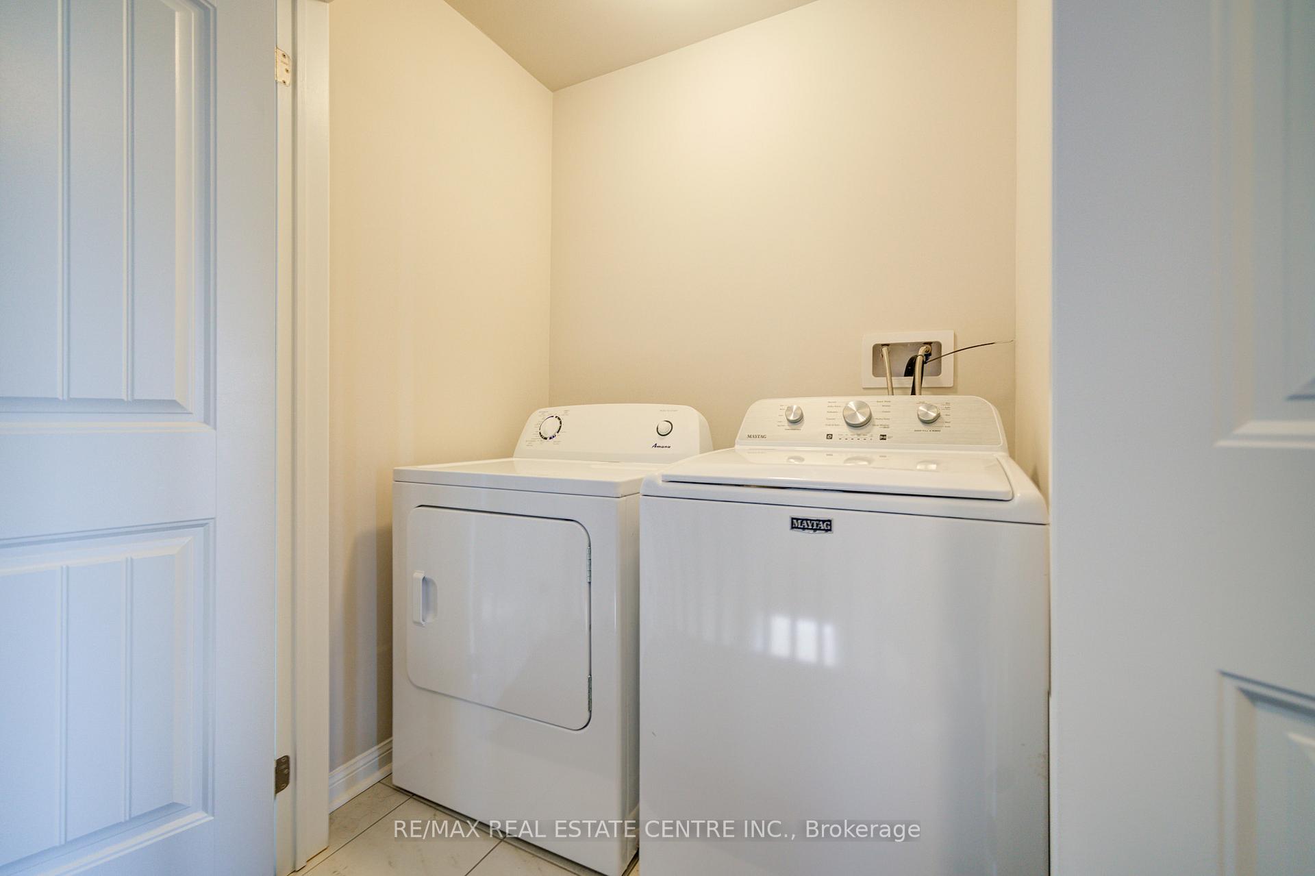 Photo 9 of 319 Windfields Farm Drive E, Oshawa, Windfields — HOMEH