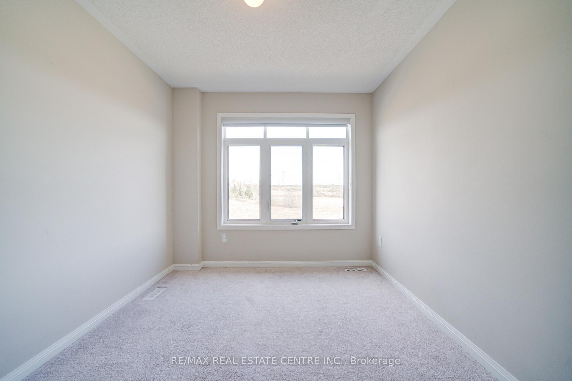 Photo 8 of 319 Windfields Farm Drive E, Oshawa, Windfields — HOMEH