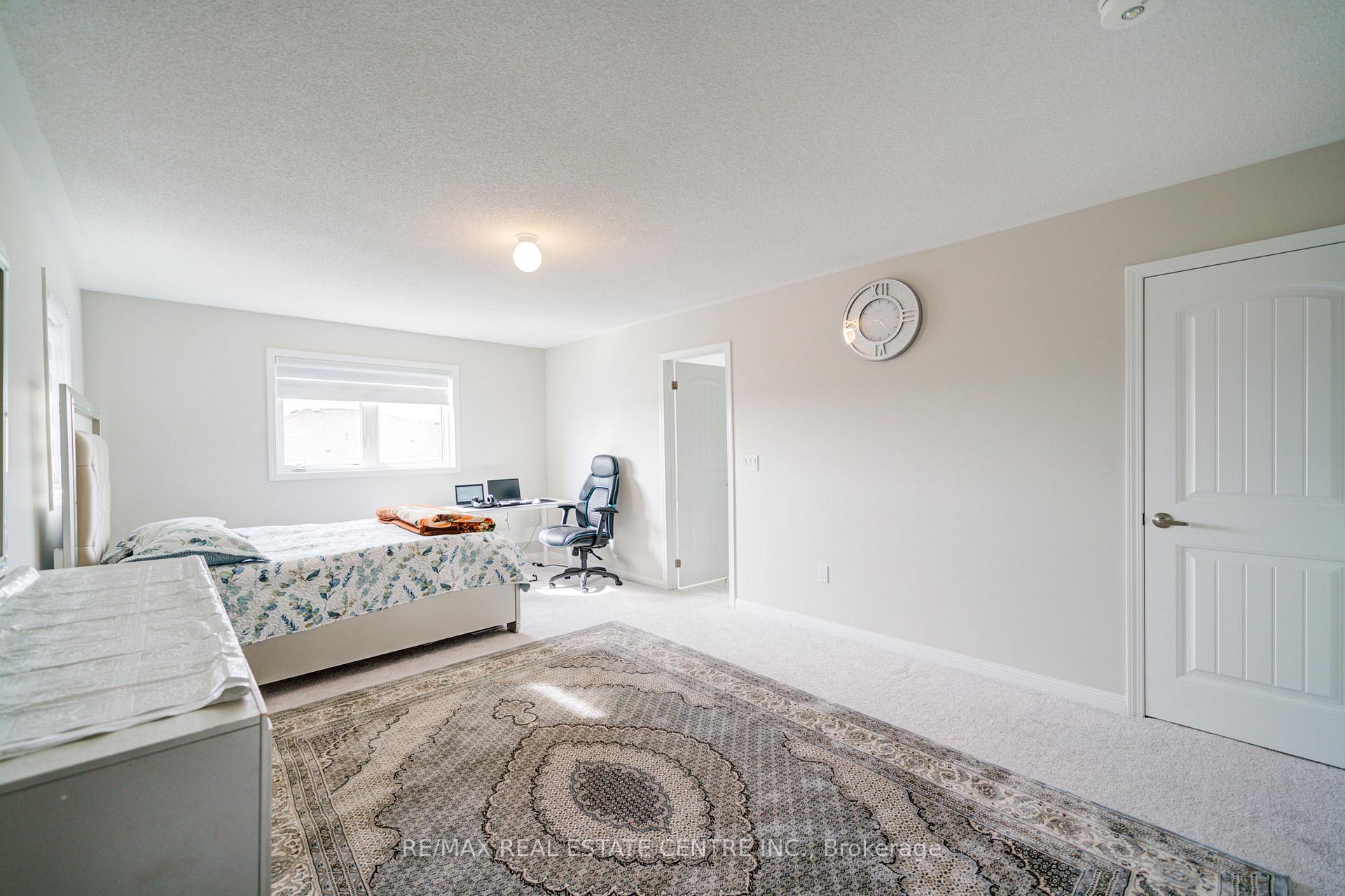 Photo 25 of 319 Windfields Farm Drive E, Oshawa, Windfields — HOMEH