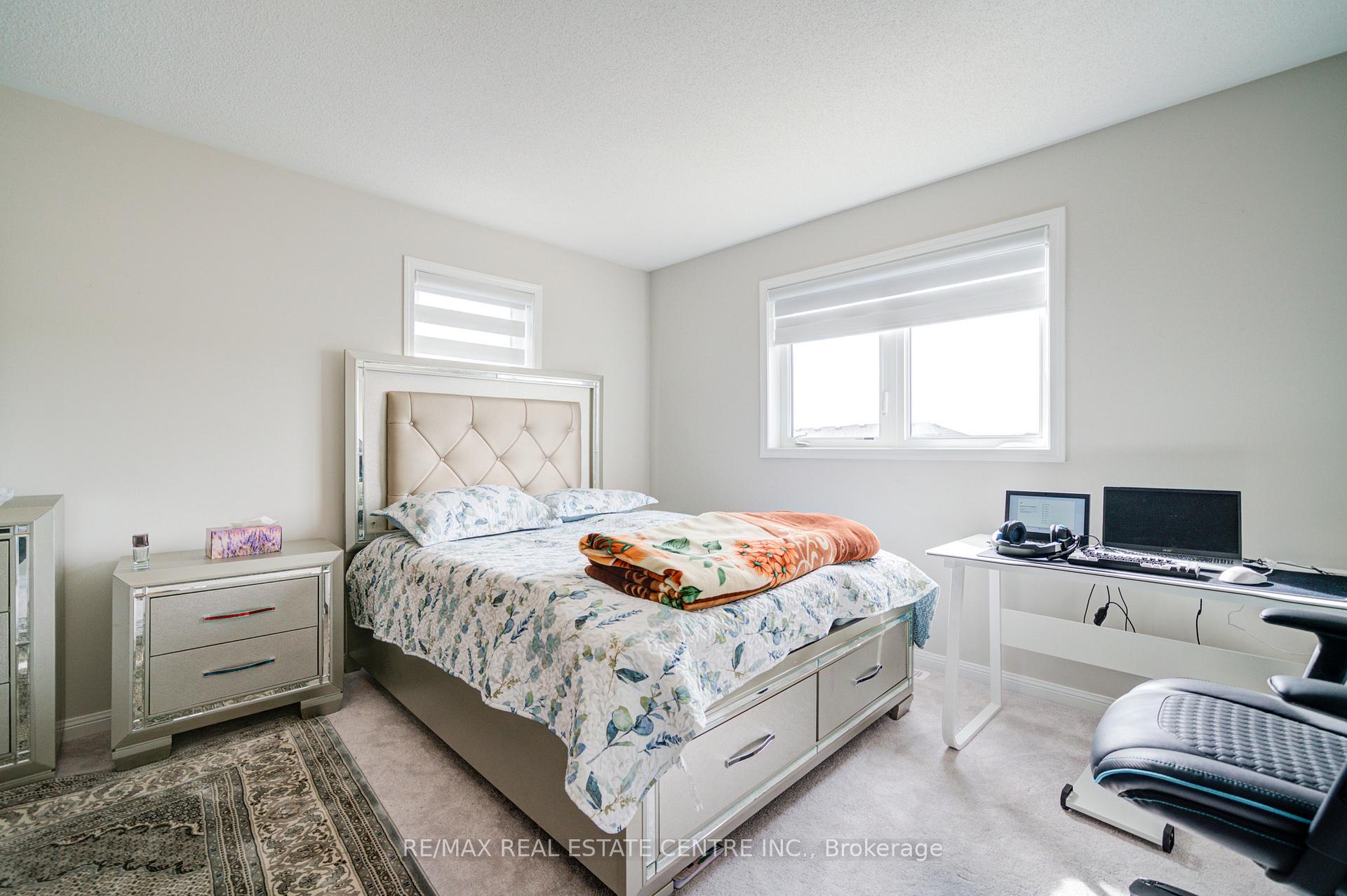 Photo 24 of 319 Windfields Farm Drive E, Oshawa, Windfields — HOMEH