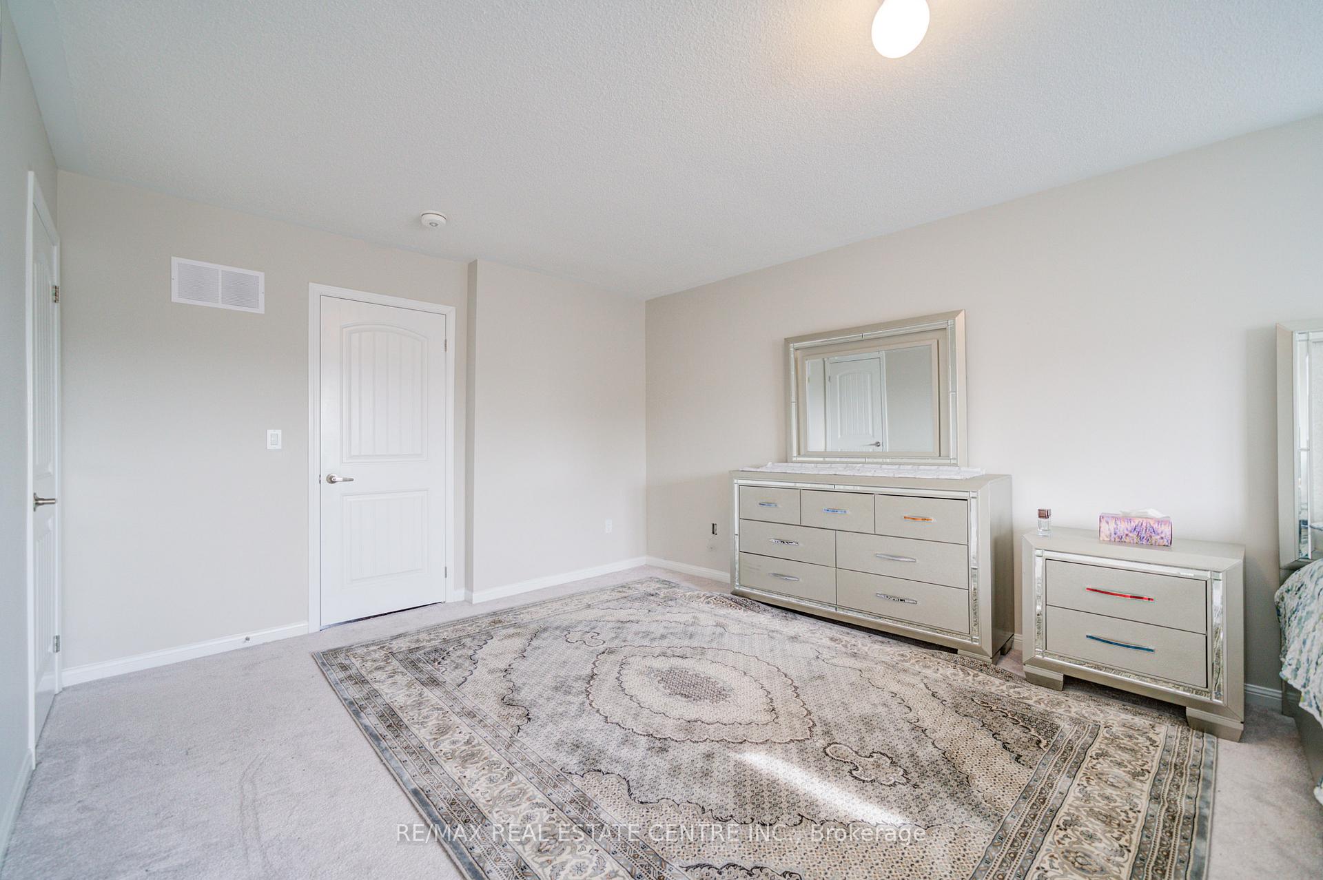 Photo 19 of 319 Windfields Farm Drive E, Oshawa, Windfields — HOMEH