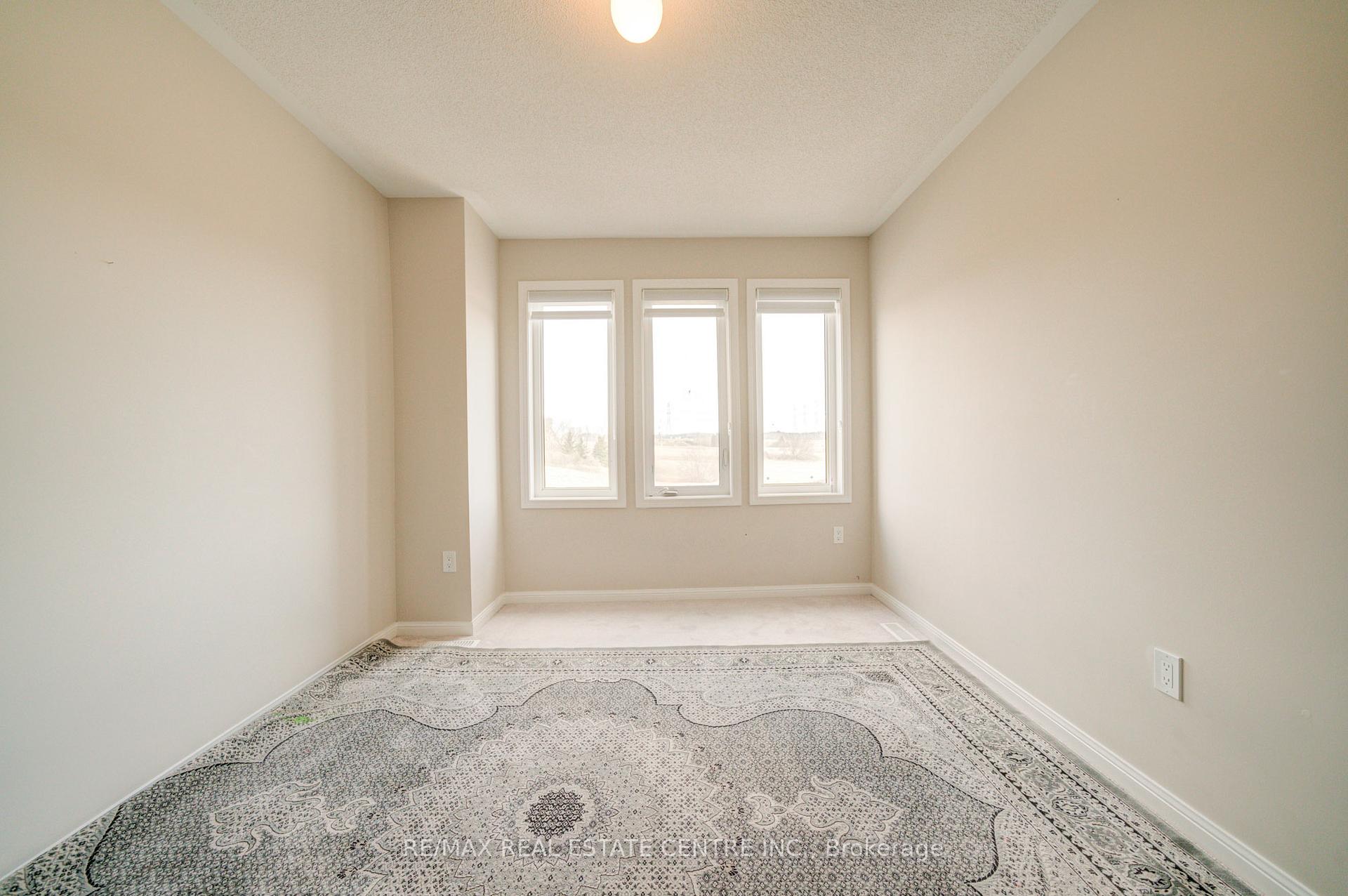 Photo 32 of 319 Windfields Farm Drive E, Oshawa, Windfields — HOMEH