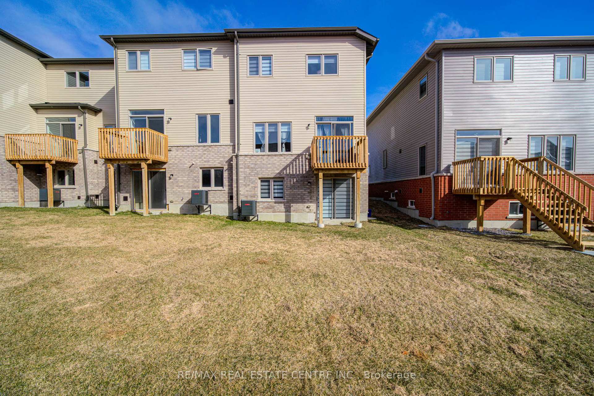 Photo 33 of 319 Windfields Farm Drive E, Oshawa, Windfields — HOMEH