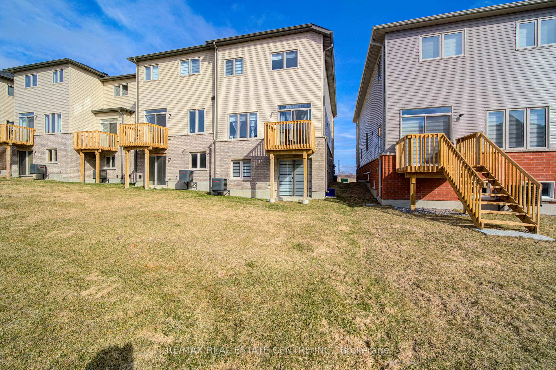 Photo 34 of 319 Windfields Farm Drive E, Oshawa, Windfields — HOMEH