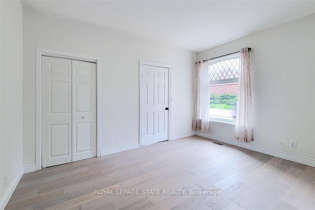 Photo 8 of Unit Main, 115 Main Street W, Grimsby, Grimsby West — HOMEH