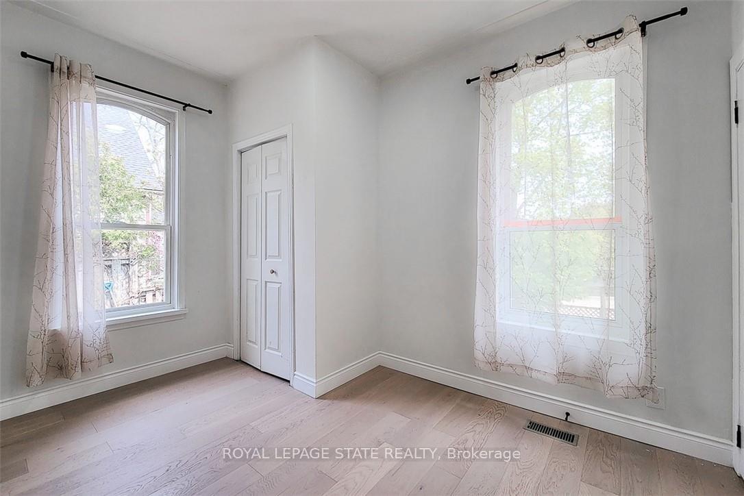 Photo 13 of Unit Main, 115 Main Street W, Grimsby, Grimsby West — HOMEH