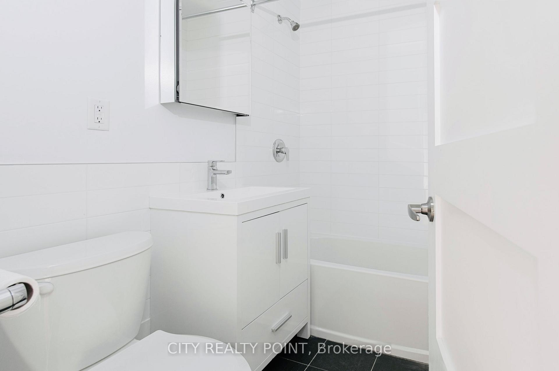 Photo 4 of Unit 310, 1545 Bathurst Street, Toronto, Humewood-Cedarvale — HOMEH