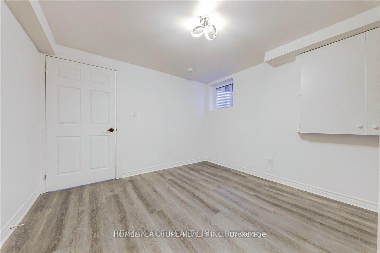 Photo 2 of Unit Bsmt, 1579 Heathside Crescent, Pickering, Liverpool — HOMEH