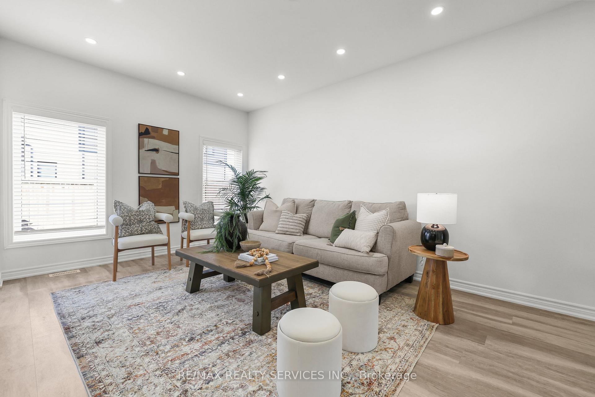 Photo 39 of Unit 13, 324 Equestrian Way, Cambridge, Hagey — HOMEH