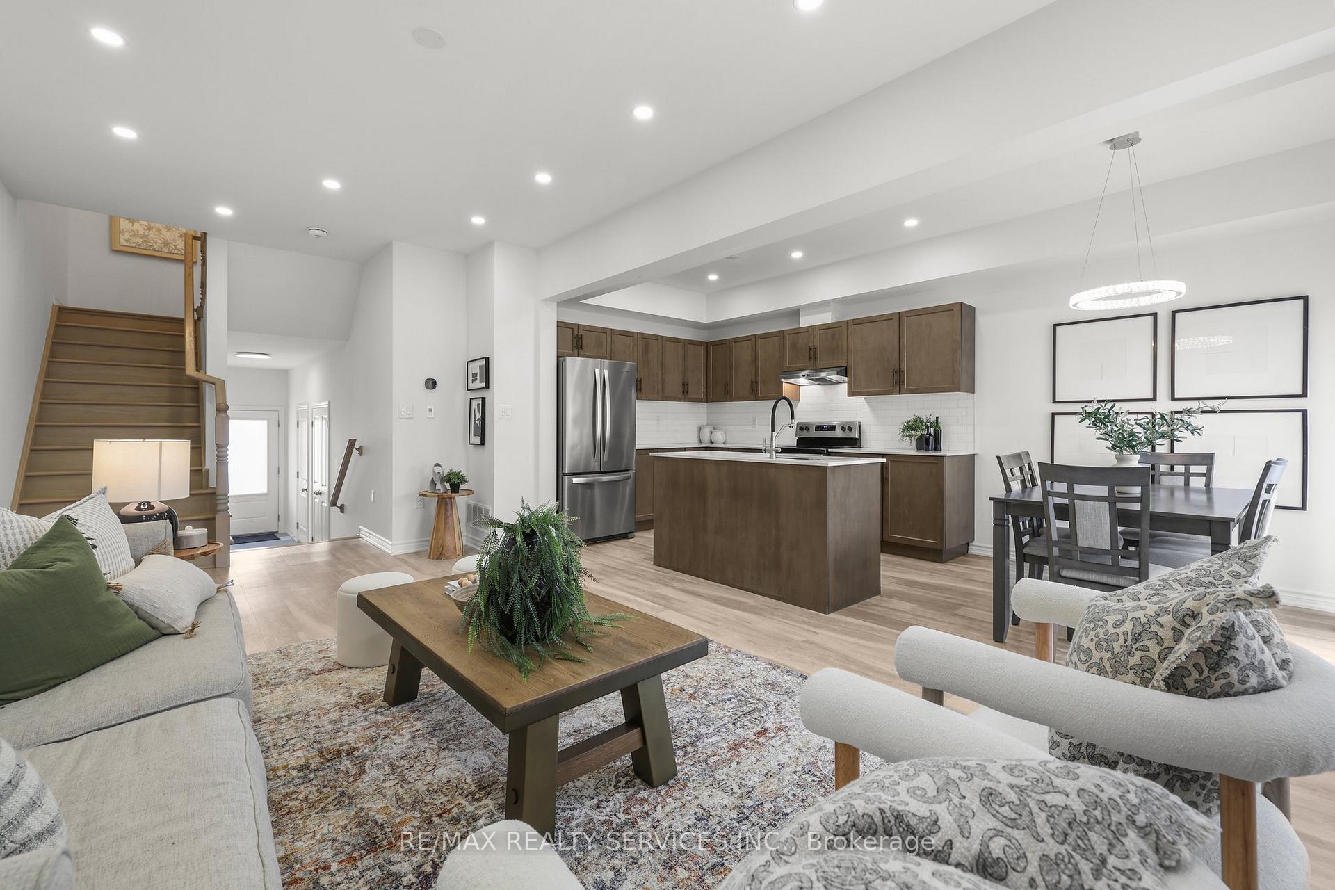 Photo 9 of Unit 13, 324 Equestrian Way, Cambridge, Hagey — HOMEH