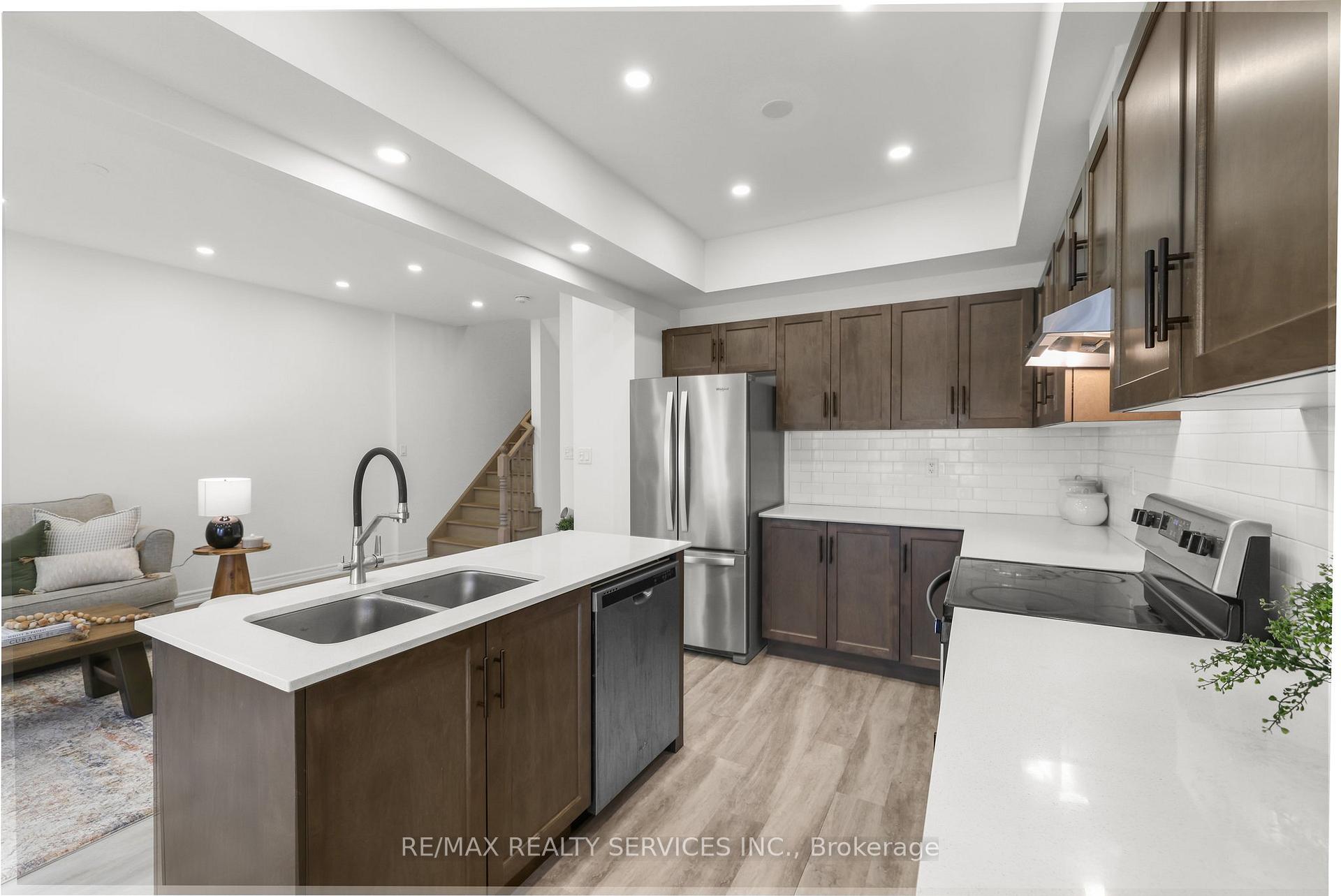 Photo 14 of Unit 13, 324 Equestrian Way, Cambridge, Hagey — HOMEH