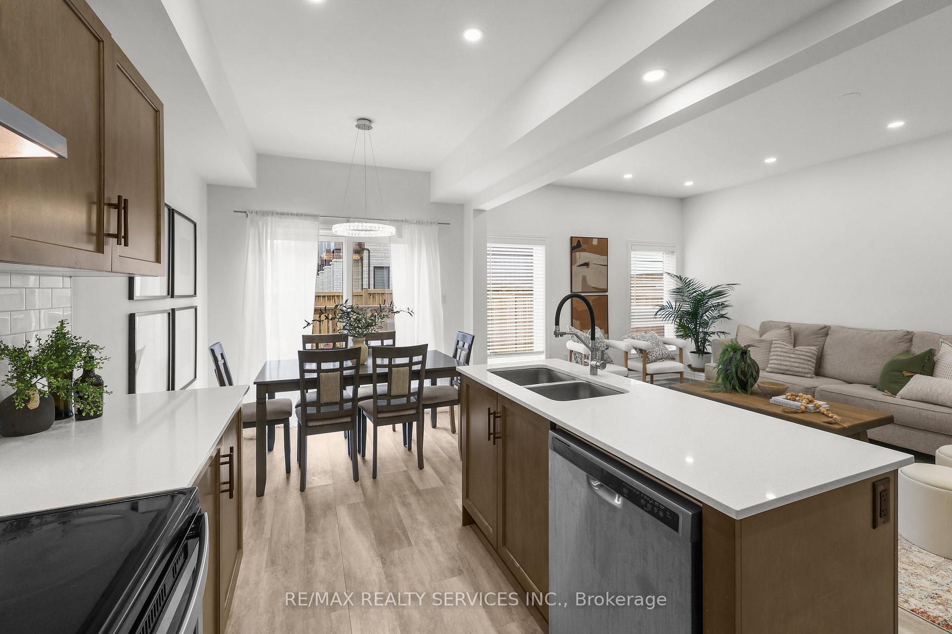 Photo 21 of Unit 13, 324 Equestrian Way, Cambridge, Hagey — HOMEH
