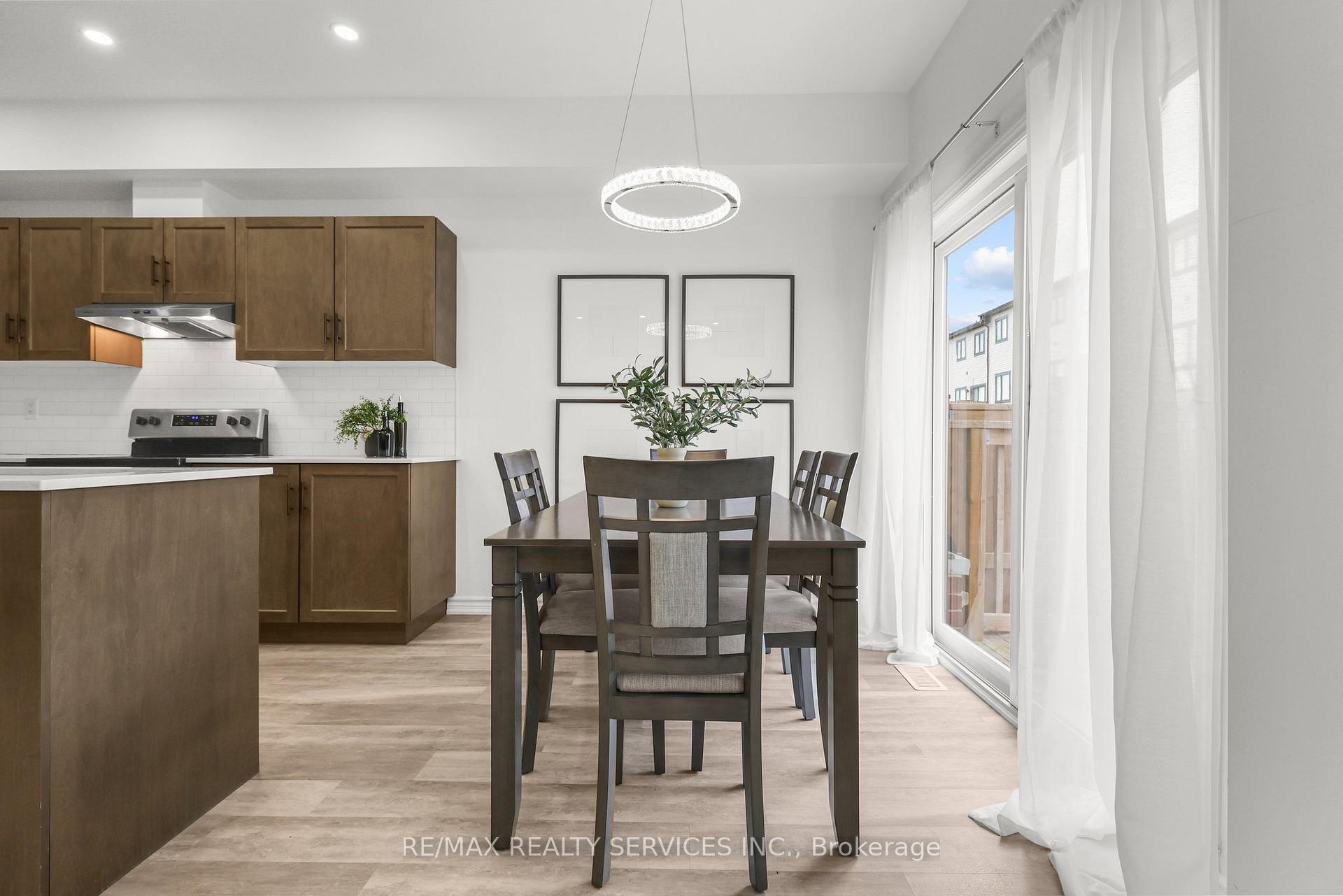 Photo 23 of Unit 13, 324 Equestrian Way, Cambridge, Hagey — HOMEH