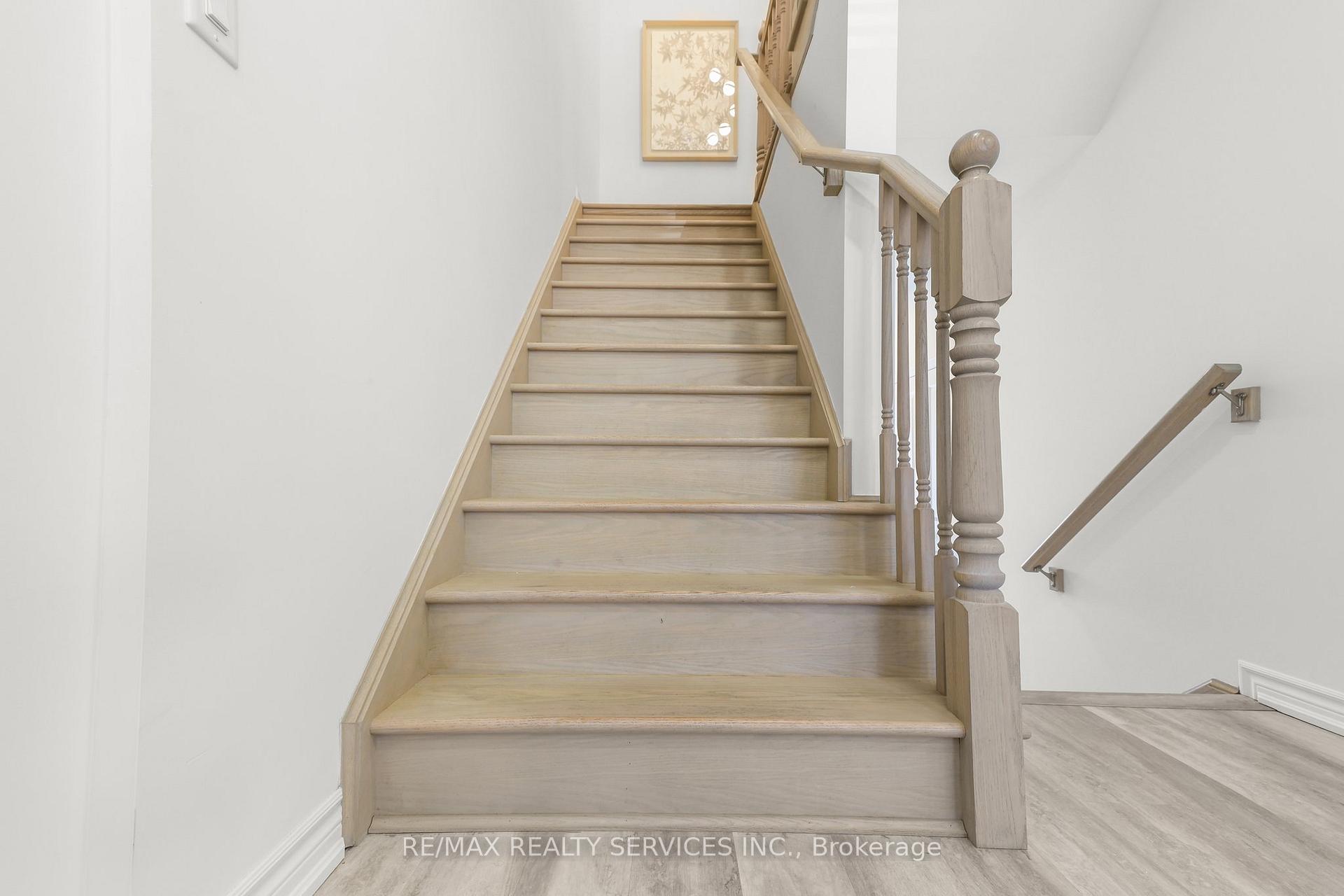 Photo 8 of Unit 13, 324 Equestrian Way, Cambridge, Hagey — HOMEH