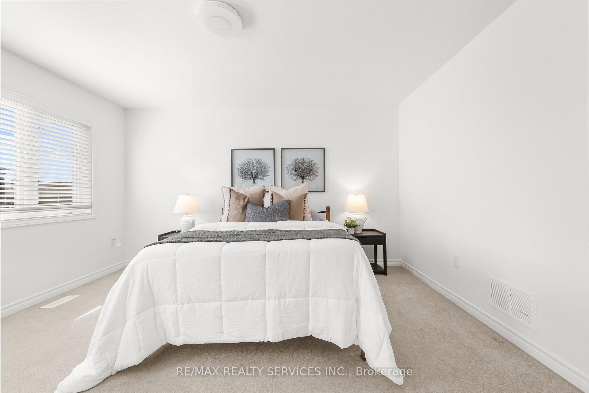 Photo 24 of Unit 13, 324 Equestrian Way, Cambridge, Hagey — HOMEH