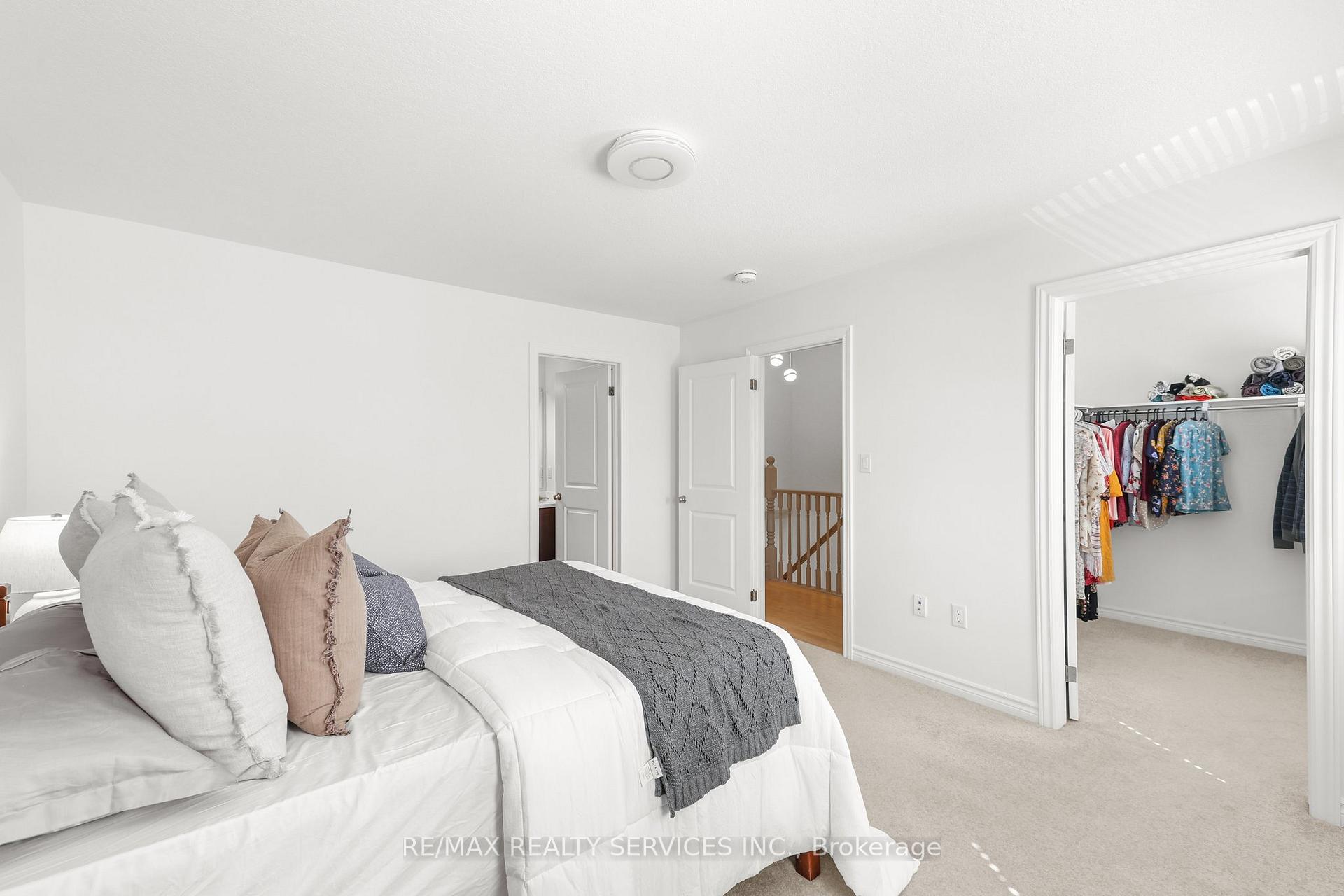 Photo 11 of Unit 13, 324 Equestrian Way, Cambridge, Hagey — HOMEH