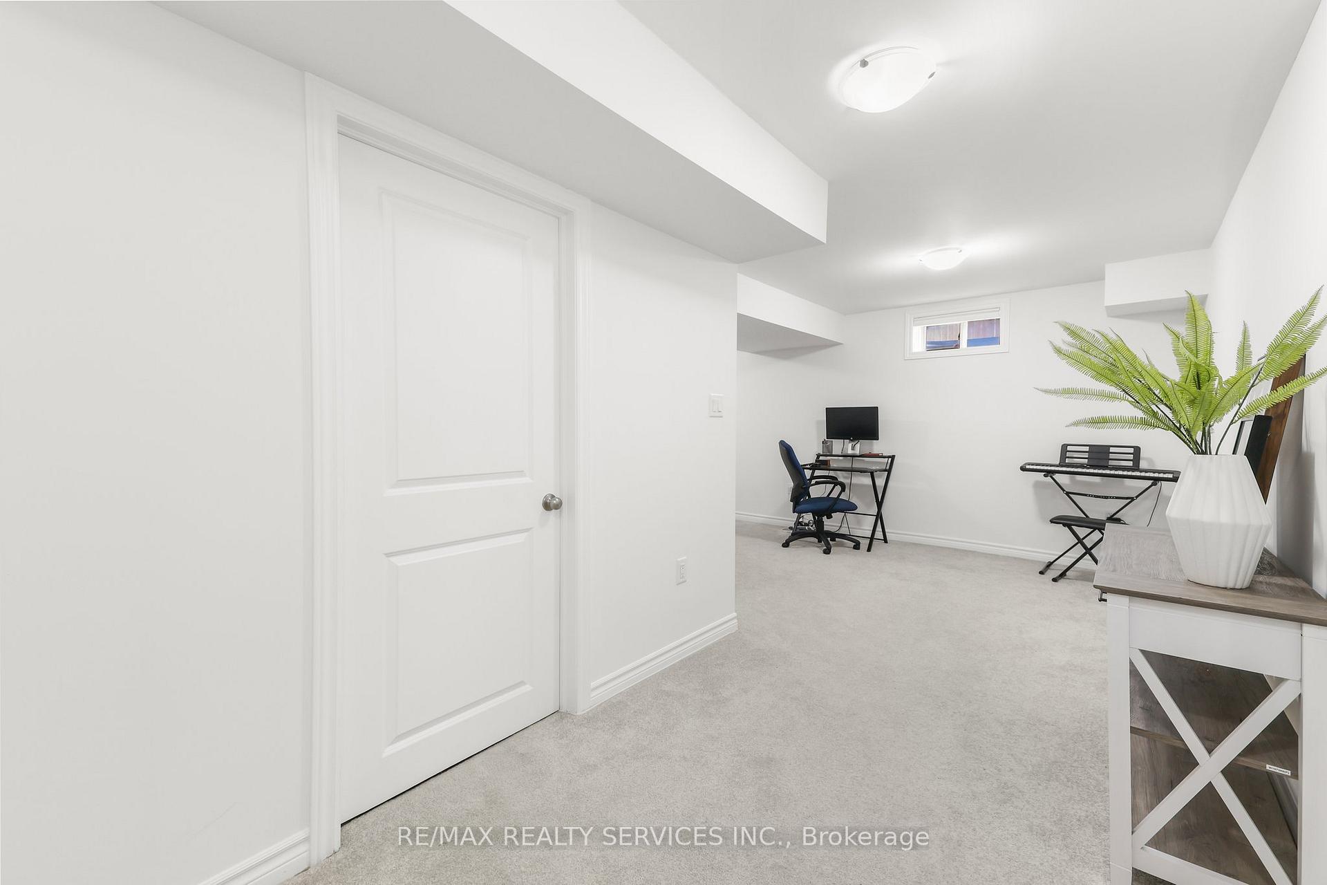 Photo 17 of Unit 13, 324 Equestrian Way, Cambridge, Hagey — HOMEH