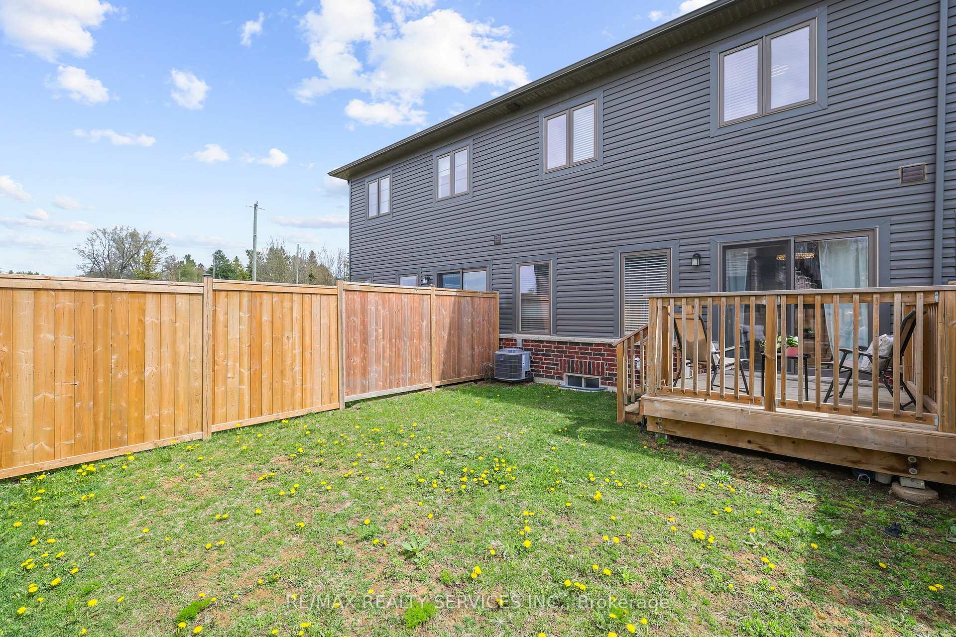 Photo 19 of Unit 13, 324 Equestrian Way, Cambridge, Hagey — HOMEH