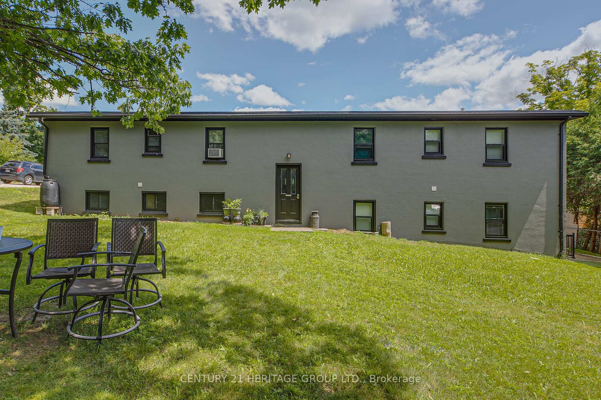 Photo 7 of 36 Puget Street, Barrie, North Shore — HOMEH