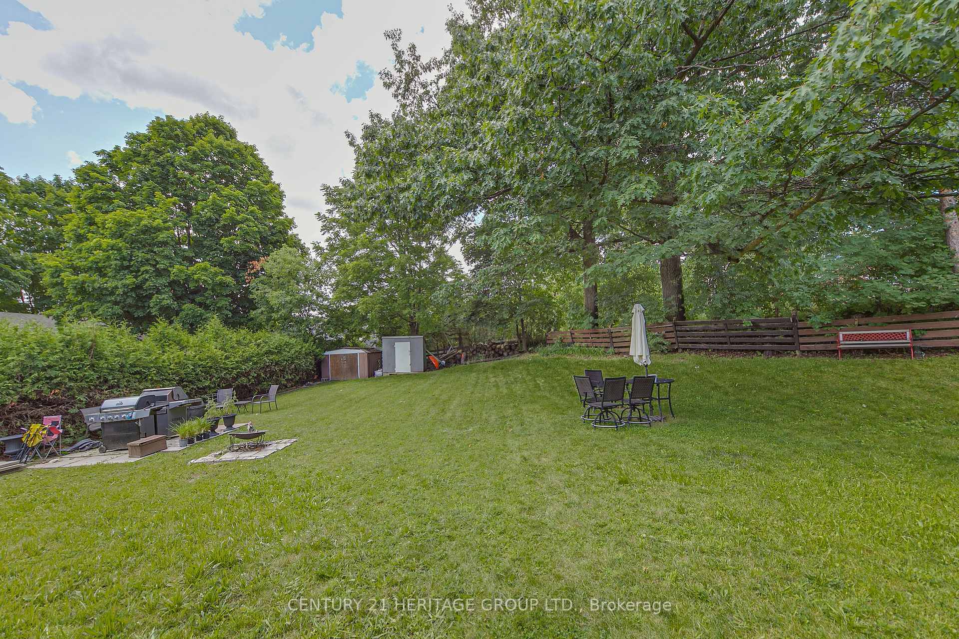 Photo 5 of 36 Puget Street, Barrie, North Shore — HOMEH