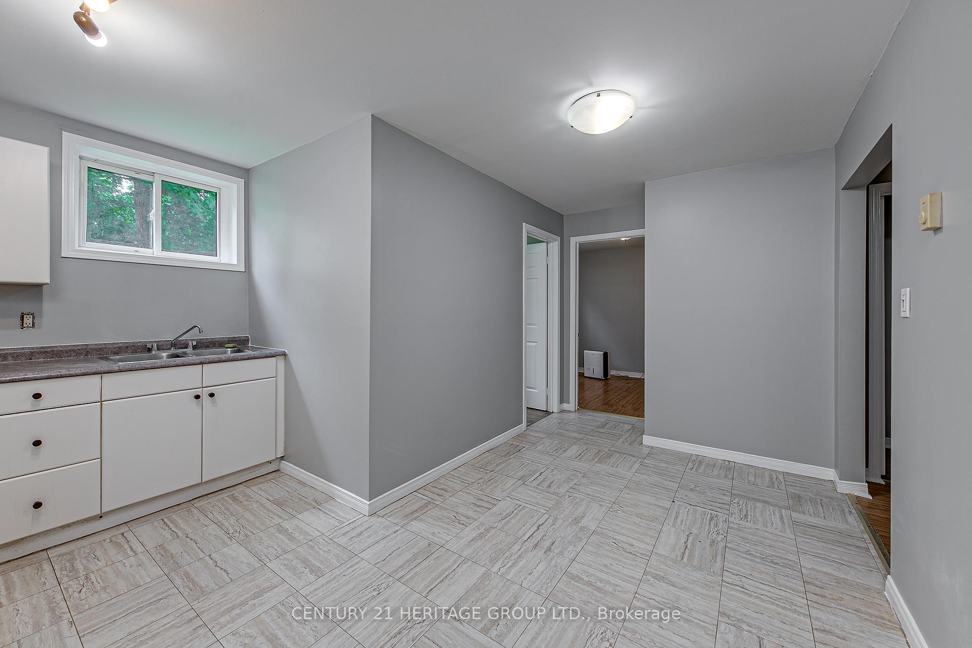 Photo 10 of 36 Puget Street, Barrie, North Shore — HOMEH