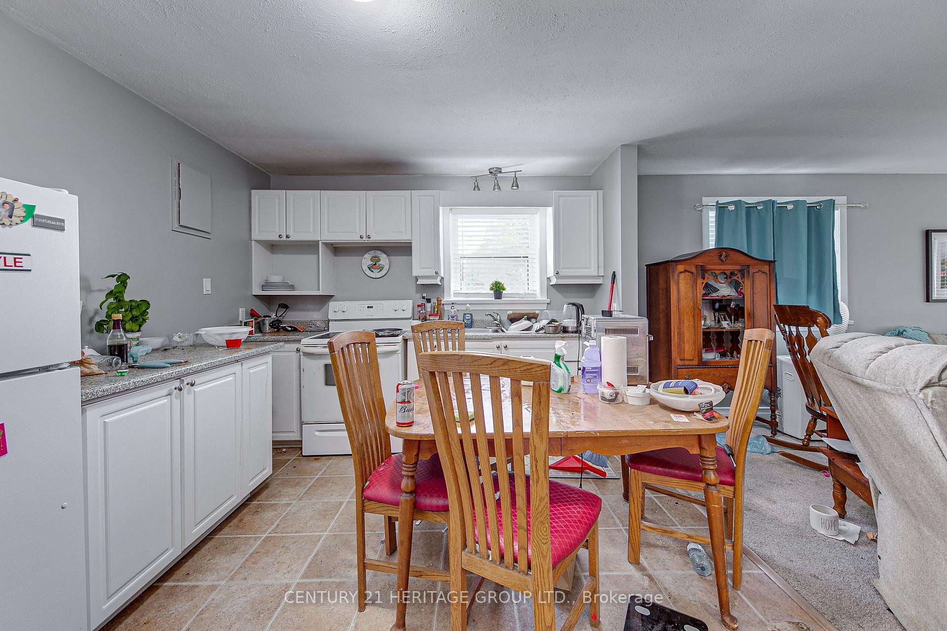Photo 13 of 36 Puget Street, Barrie, North Shore — HOMEH