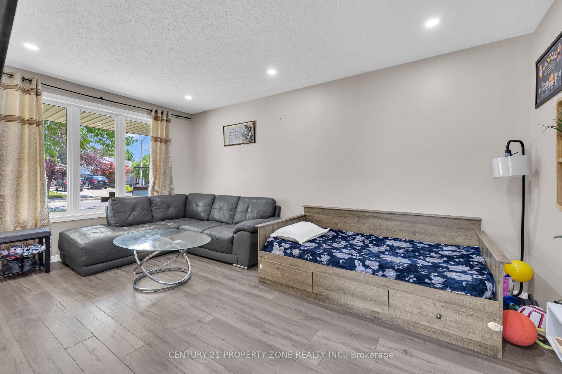 Photo 23 of 1437 Hansen Crescent W, Windsor — HOMEH
