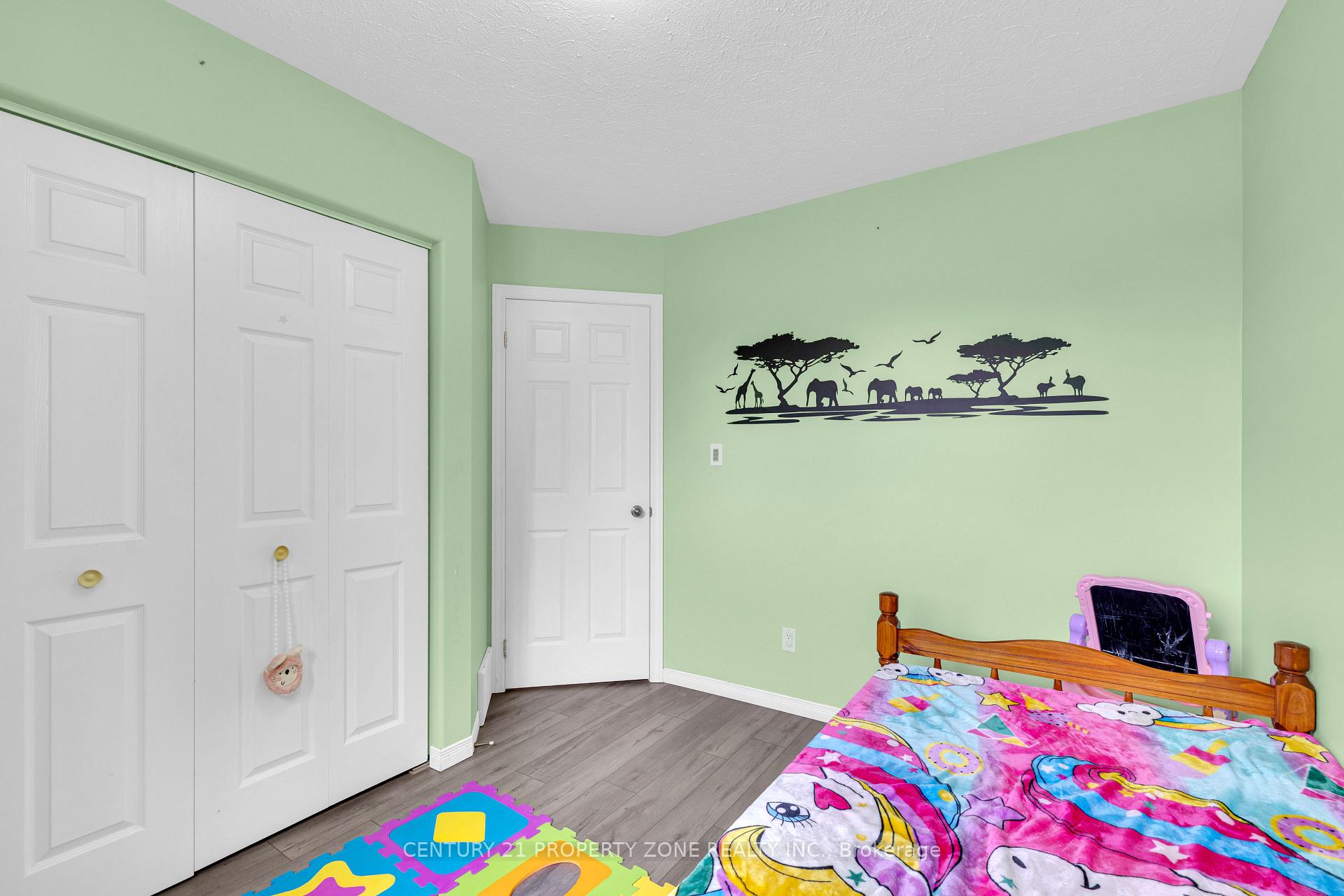 Photo 5 of 1437 Hansen Crescent W, Windsor — HOMEH