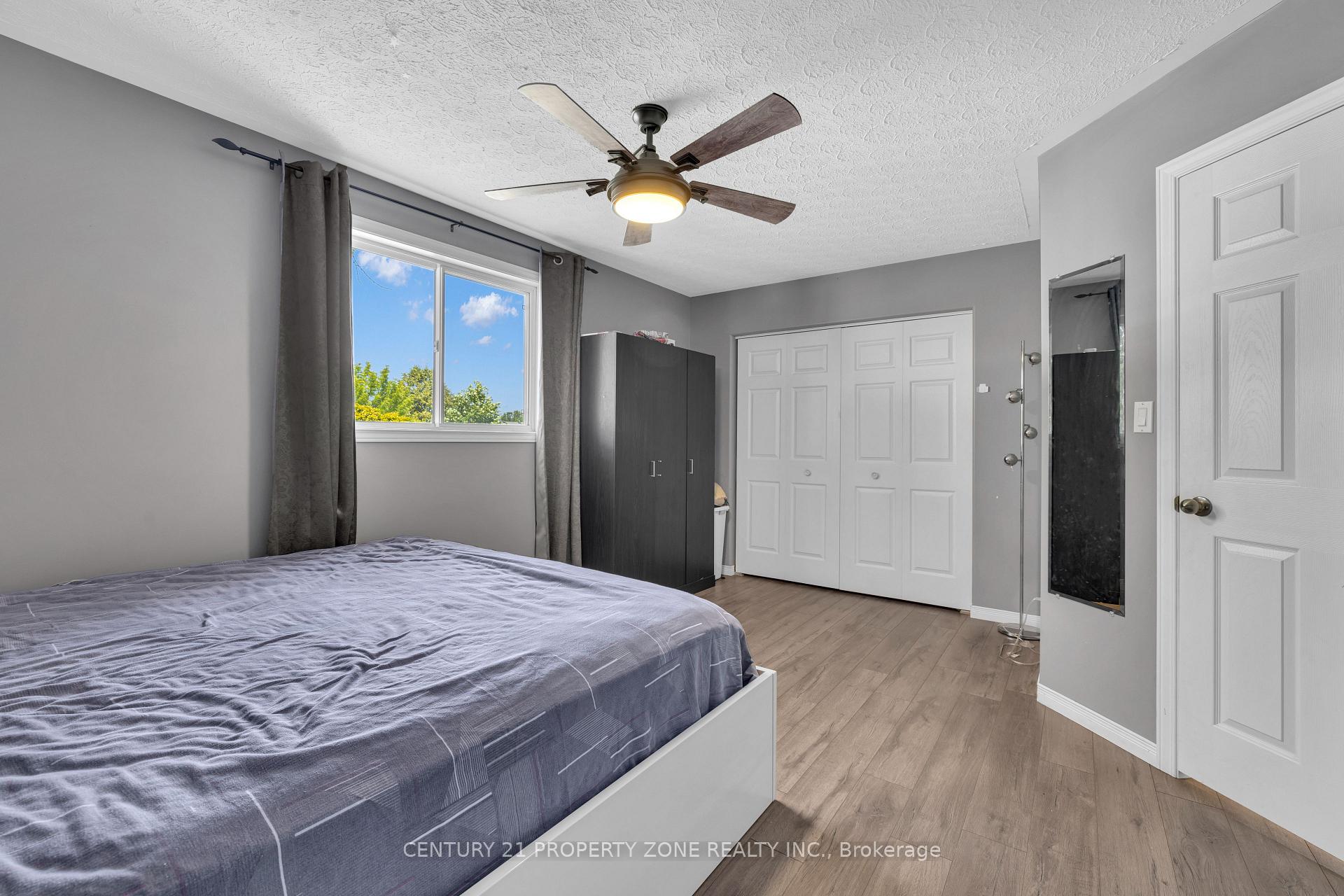 Photo 4 of 1437 Hansen Crescent W, Windsor — HOMEH