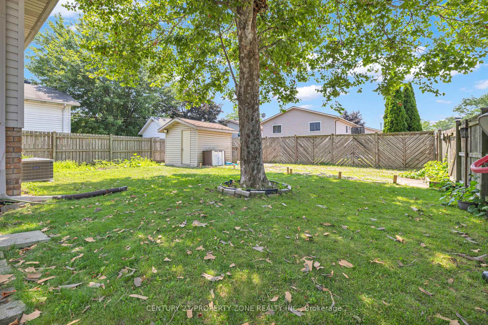 Photo 9 of 1437 Hansen Crescent W, Windsor — HOMEH