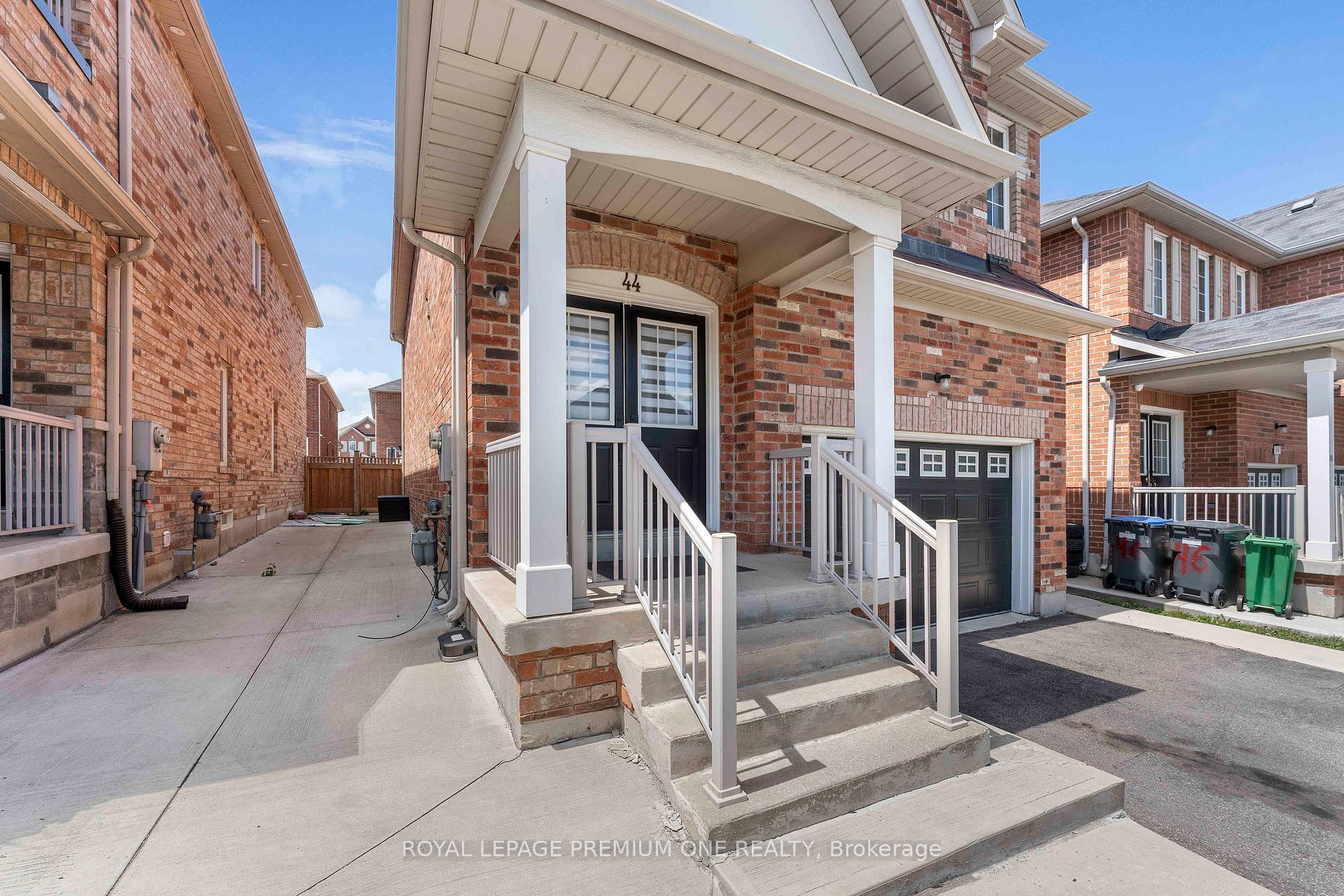 Photo 4 of 44 Dockside Court, Brampton, Sandringham-Wellington — HOMEH