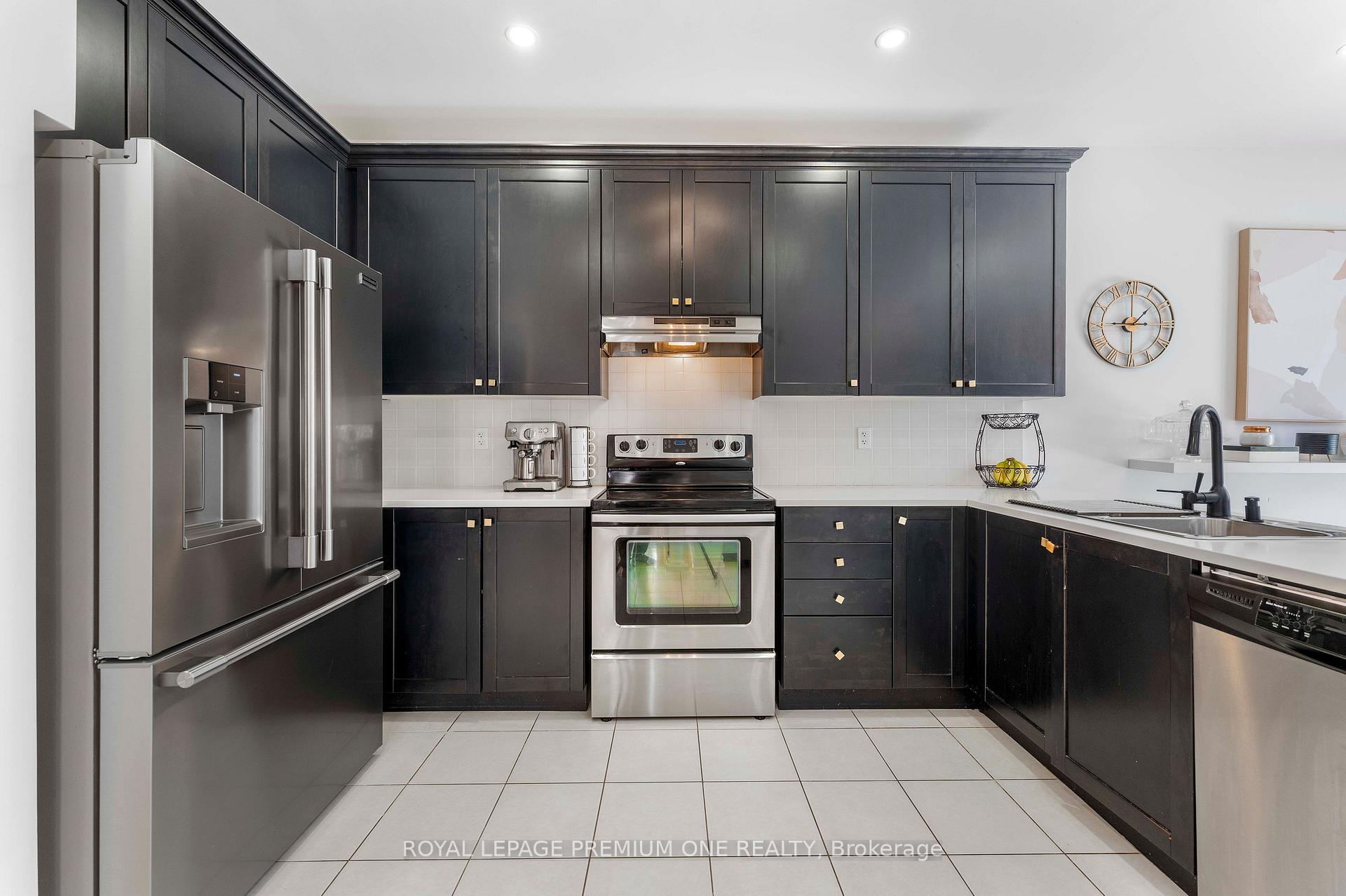 Photo 10 of 44 Dockside Court, Brampton, Sandringham-Wellington — HOMEH