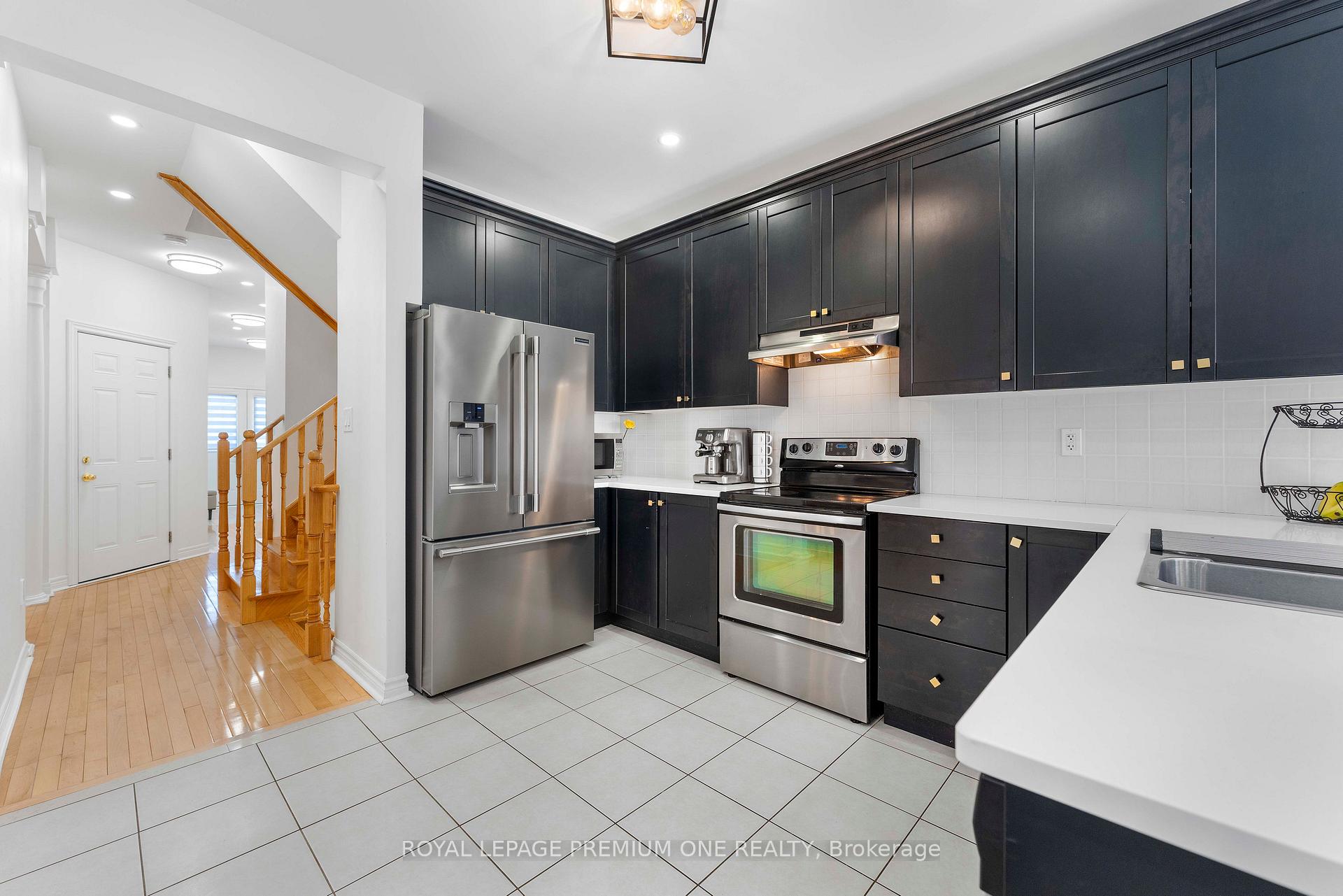 Photo 3 of 44 Dockside Court, Brampton, Sandringham-Wellington — HOMEH